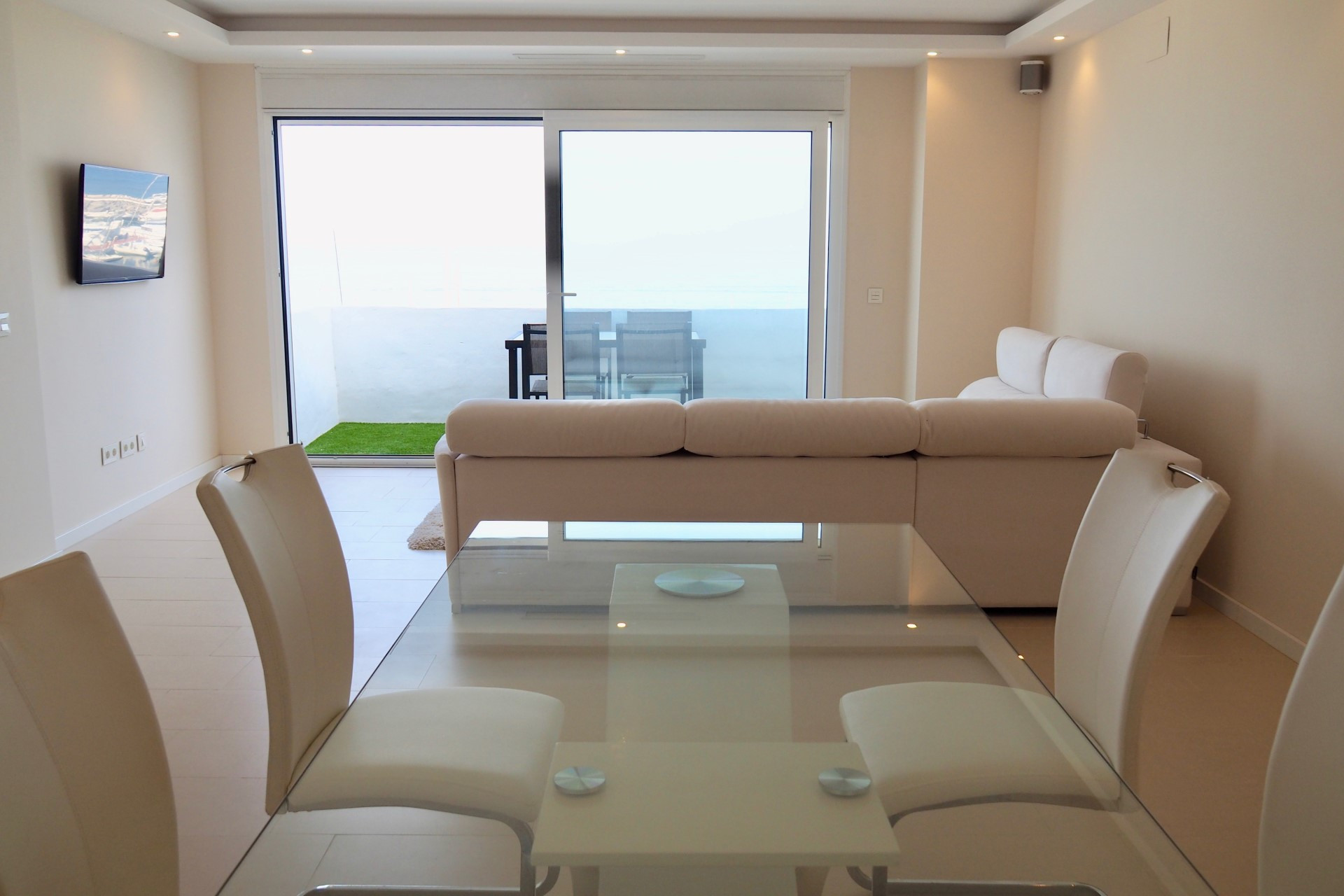 A marvellous refurbished apartment in Puerto Banus Marina