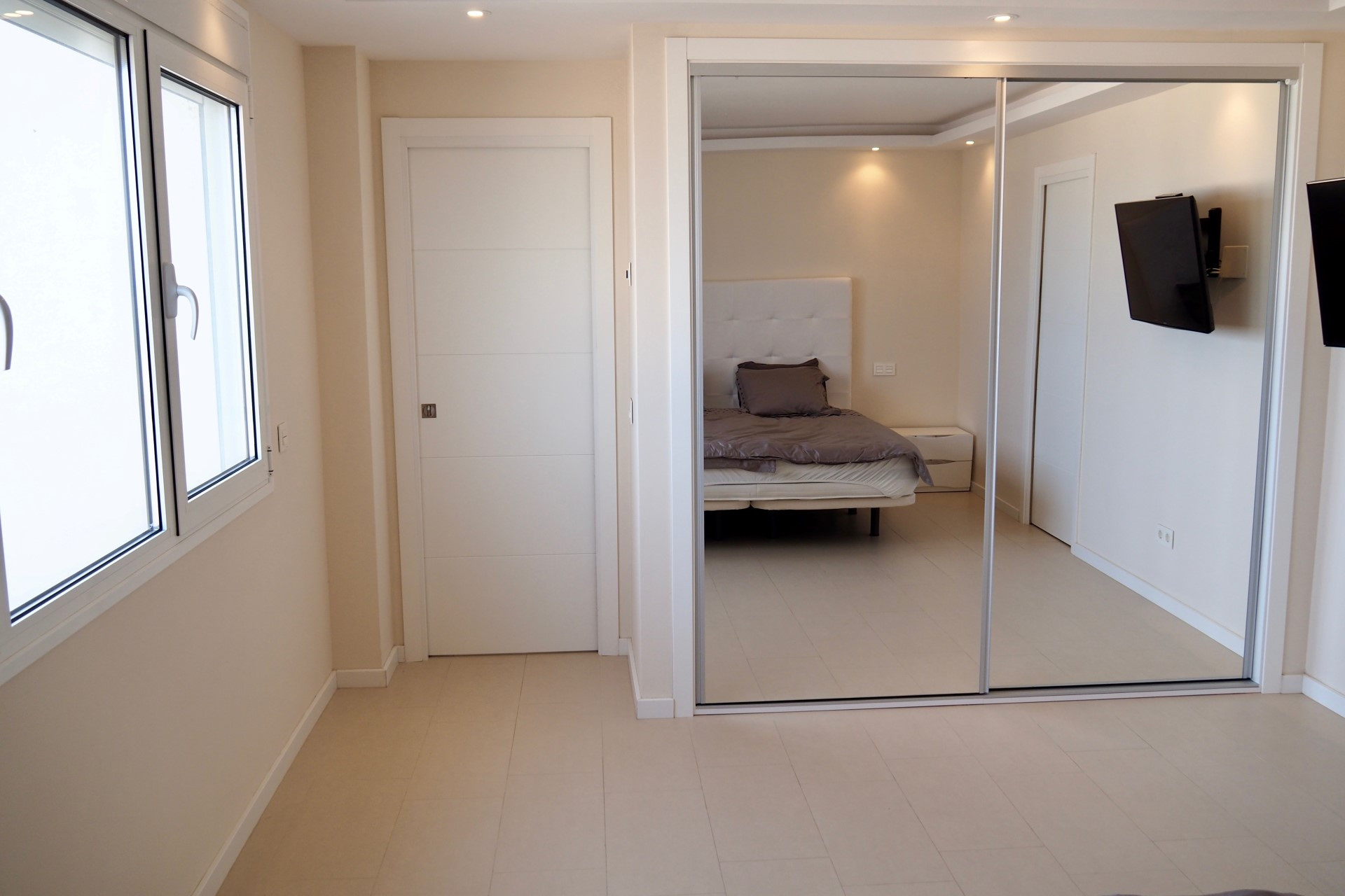 A marvellous refurbished apartment in Puerto Banus Marina