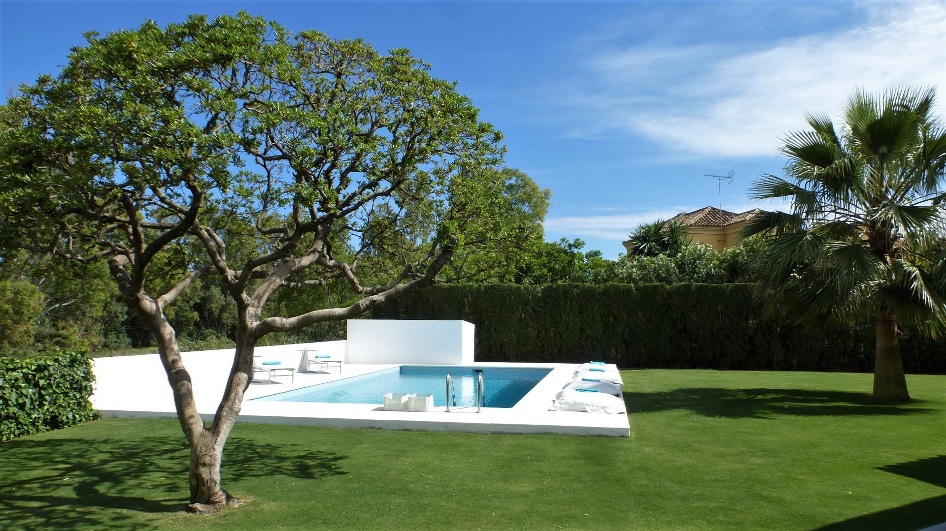 A splendid contemporary style villa beachside in Casasola