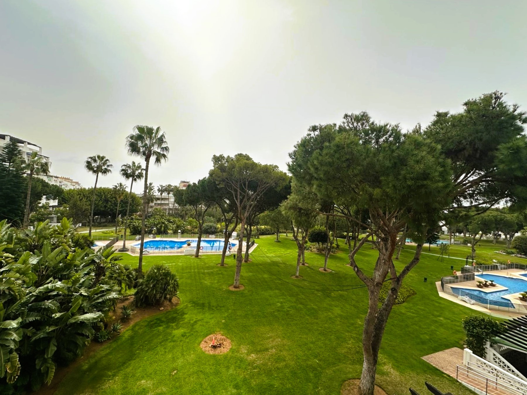 Apartamento de playa con 5 dormitorios en Playas del Duque, Puerto Banus