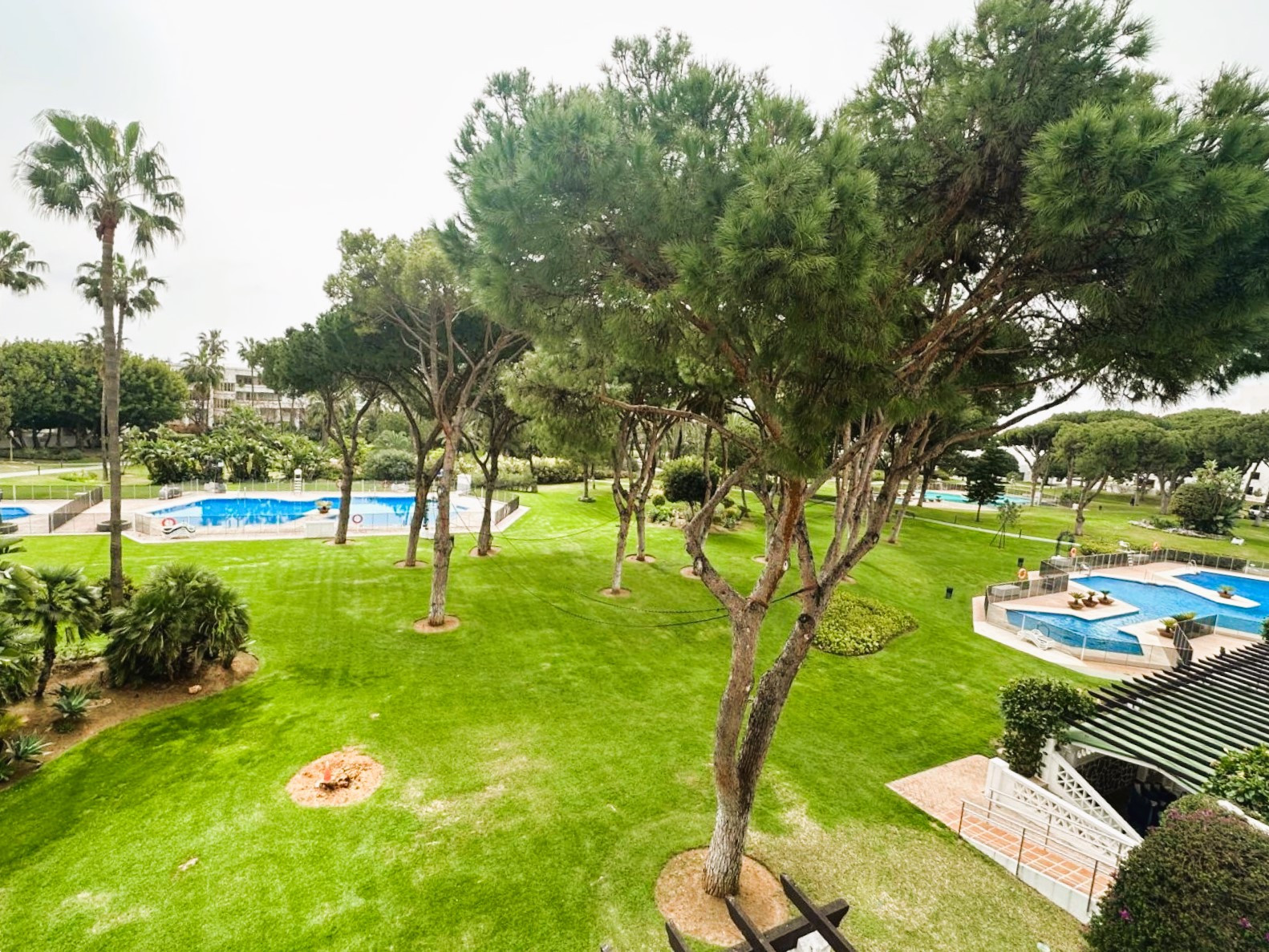 Apartamento de playa con 5 dormitorios en Playas del Duque, Puerto Banus