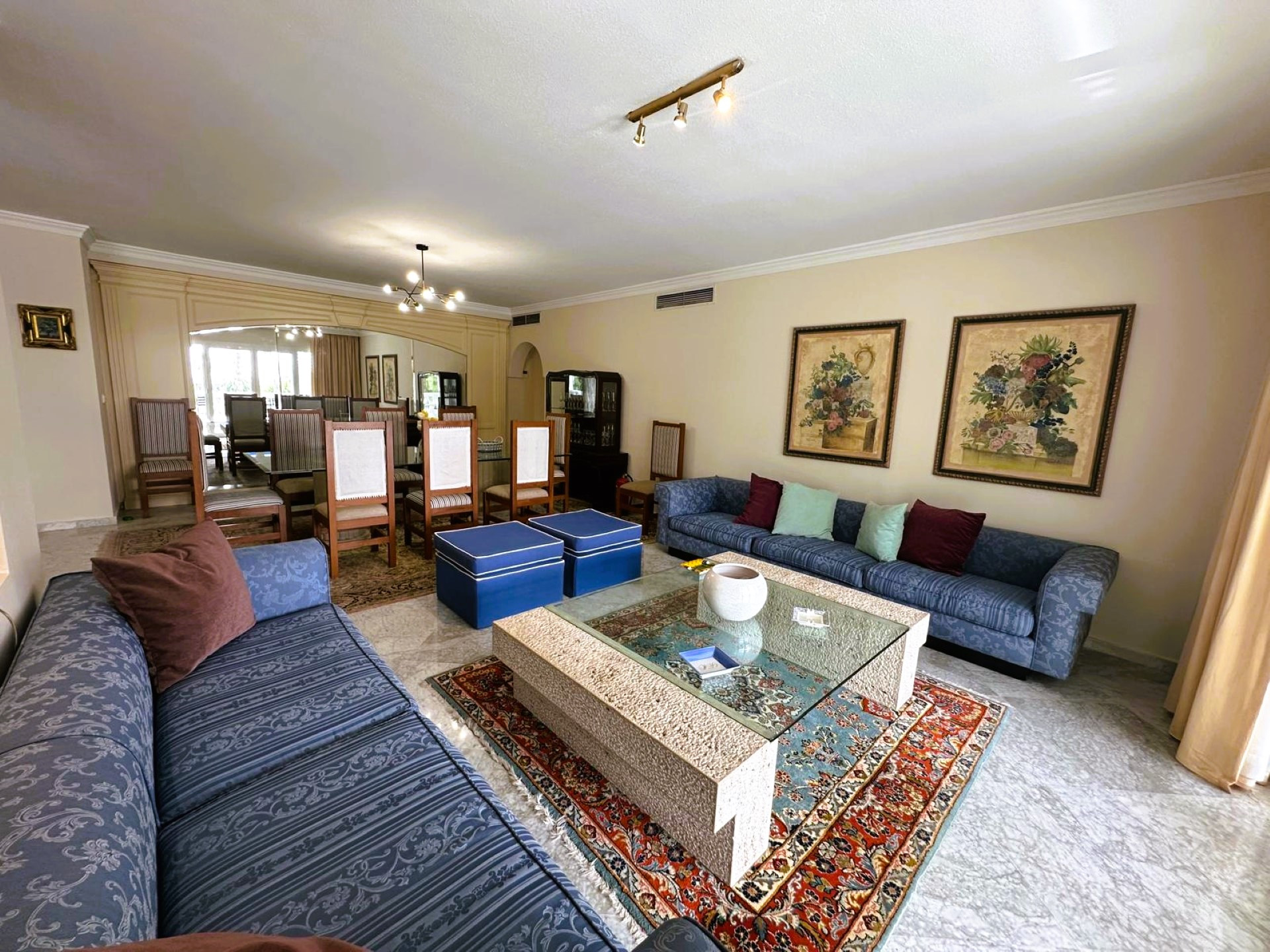 Apartamento de playa con 5 dormitorios en Playas del Duque, Puerto Banus