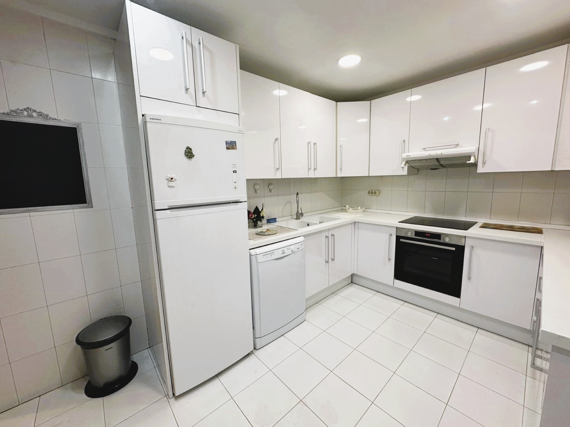 Apartamento de playa con 5 dormitorios en Playas del Duque, Puerto Banus