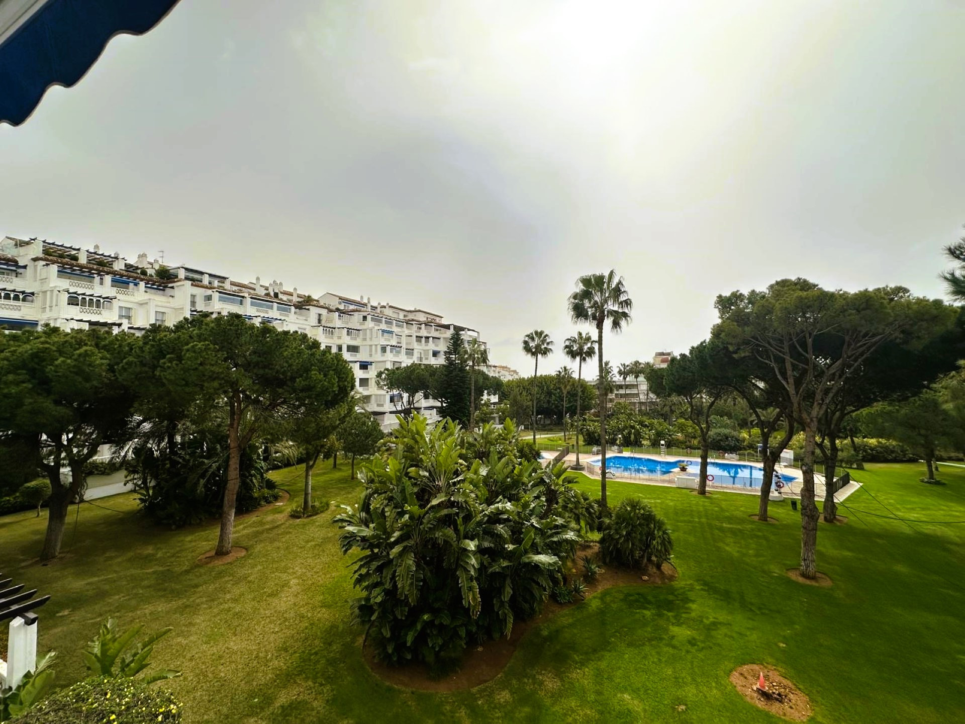 Apartamento de playa con 5 dormitorios en Playas del Duque, Puerto Banus