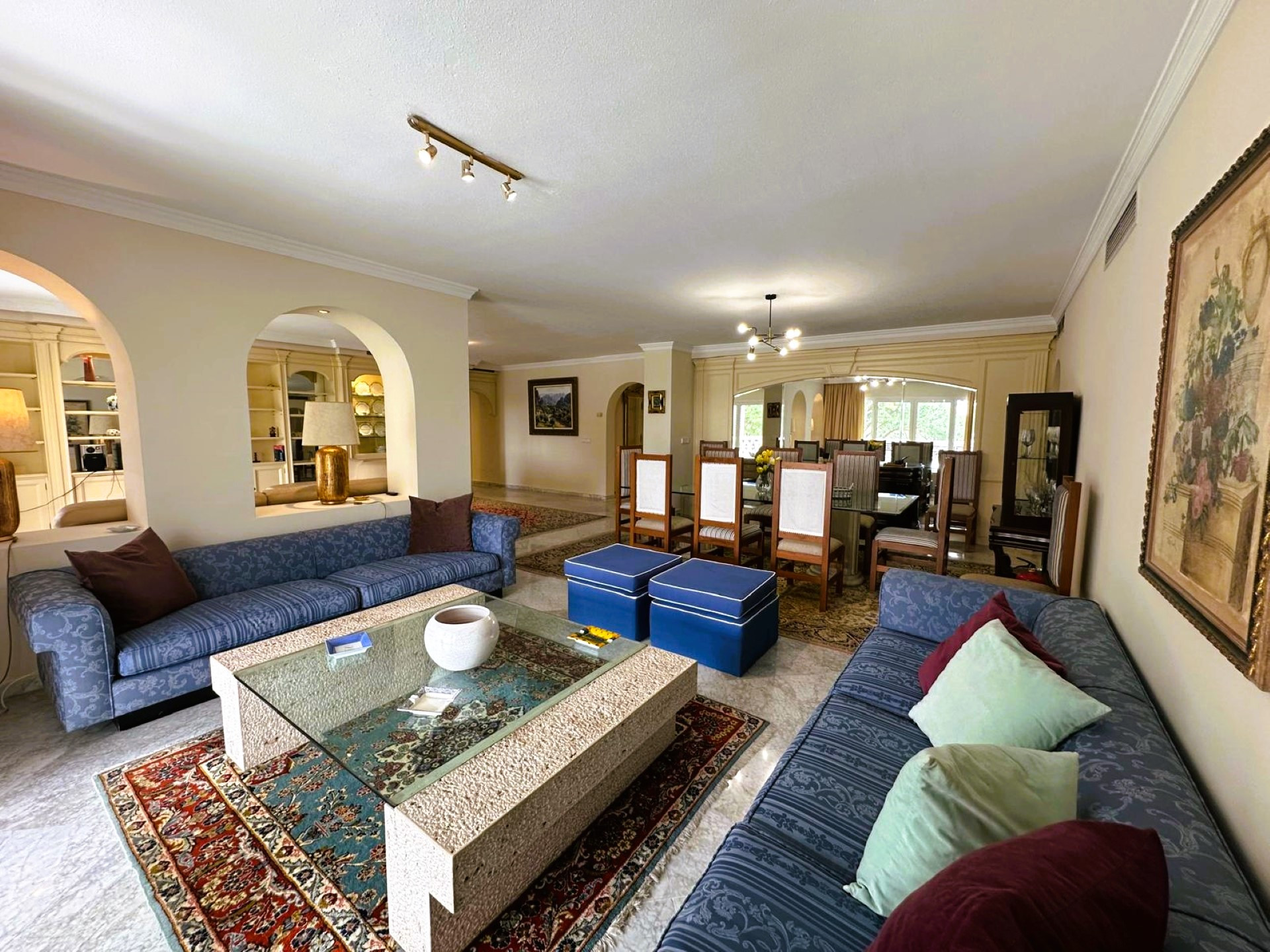 Apartamento de playa con 5 dormitorios en Playas del Duque, Puerto Banus