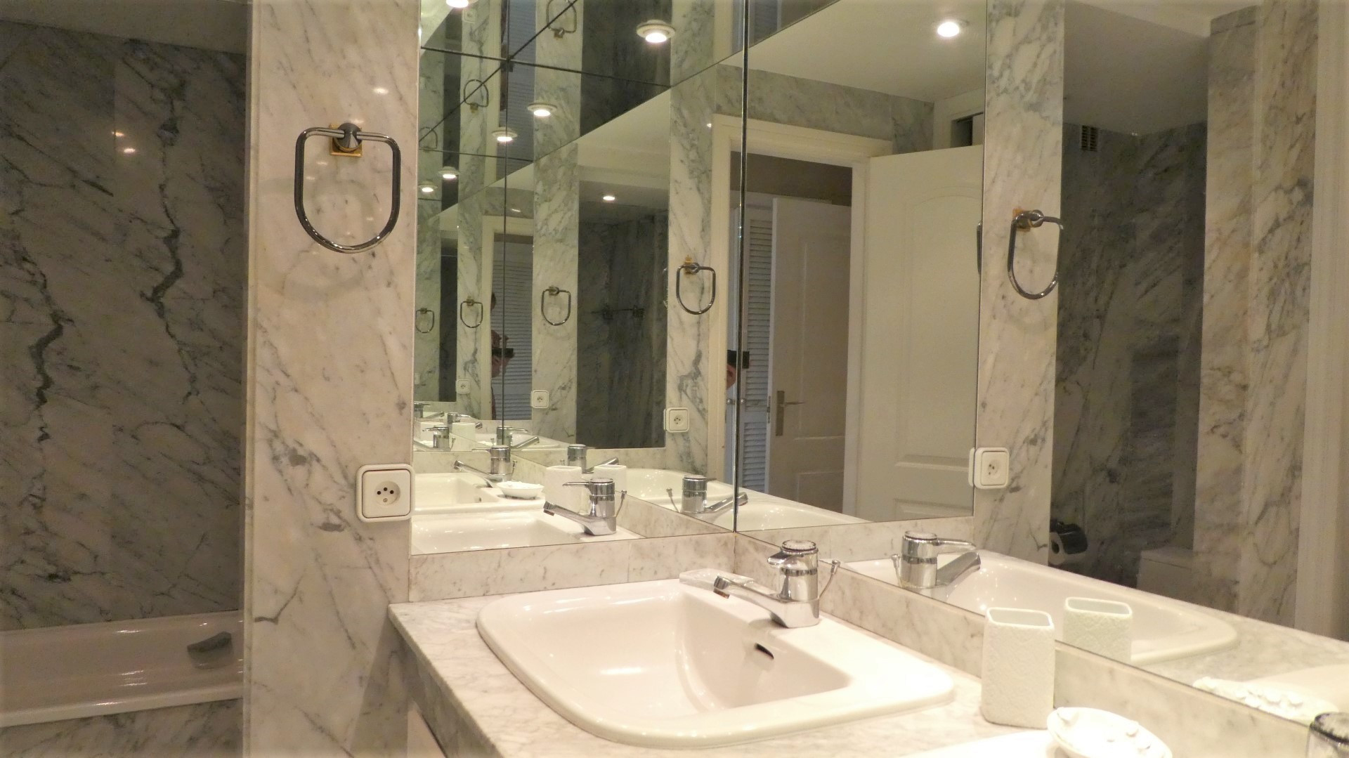 5 bedroom beach apartment in Playas del Duque, Puerto Banus