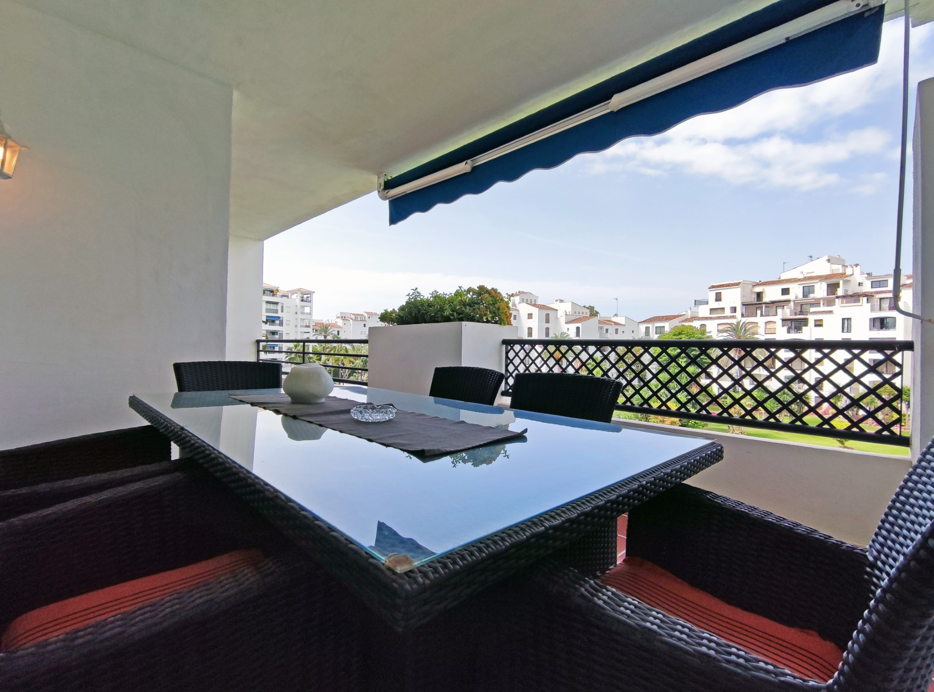 A beautiful 2 bedroom west facing apartment in Puerto Banus 