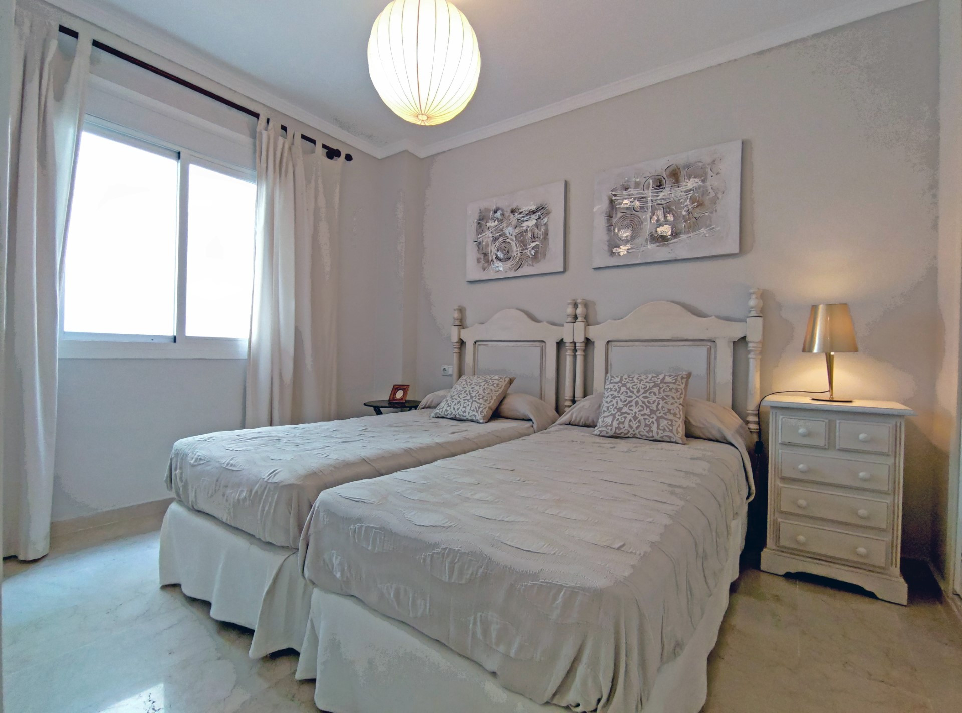 A beautiful 2 bedroom west facing apartment in Puerto Banus 