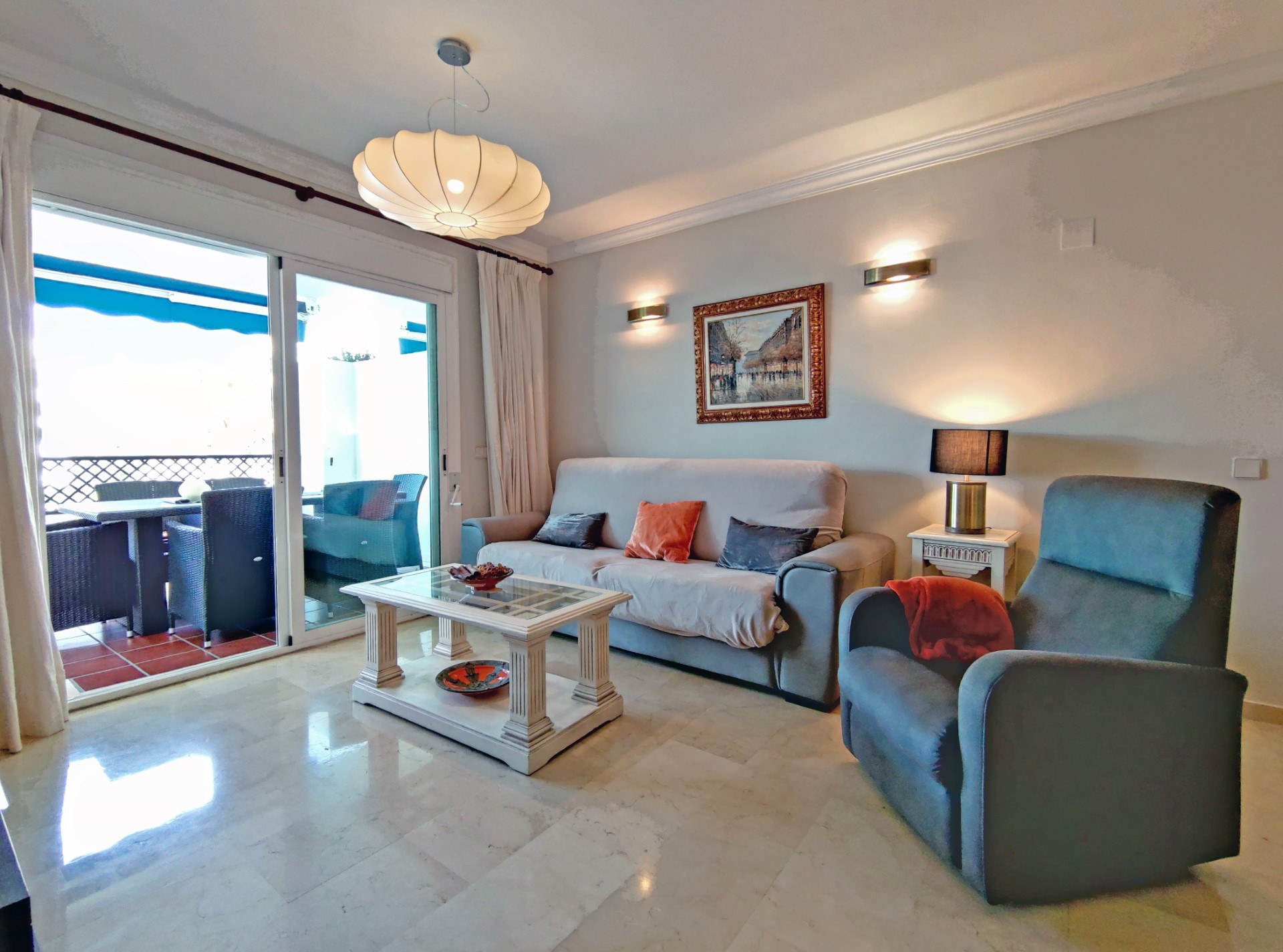 A beautiful 2 bedroom west facing apartment in Puerto Banus 