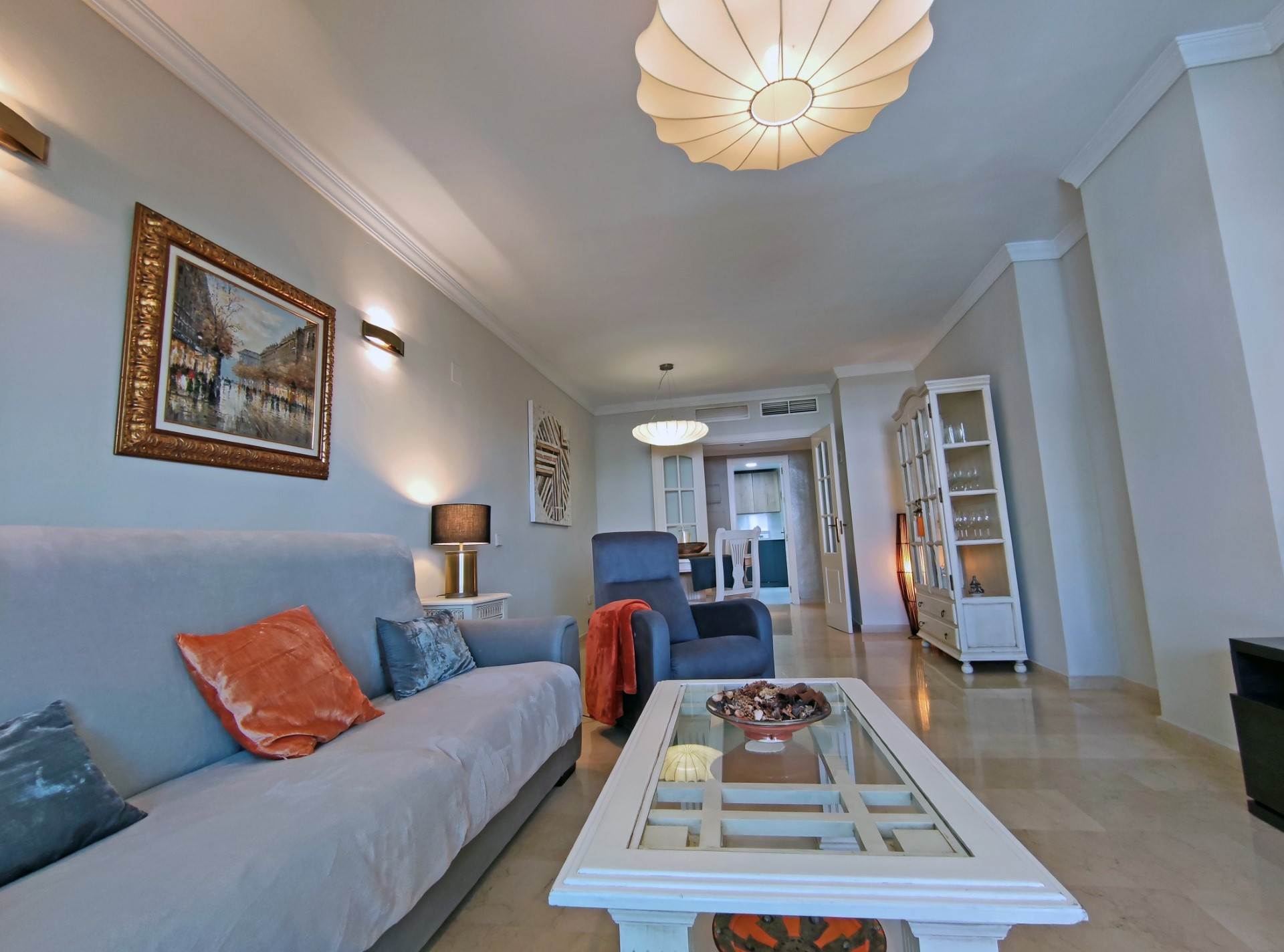 A beautiful 2 bedroom west facing apartment in Puerto Banus 