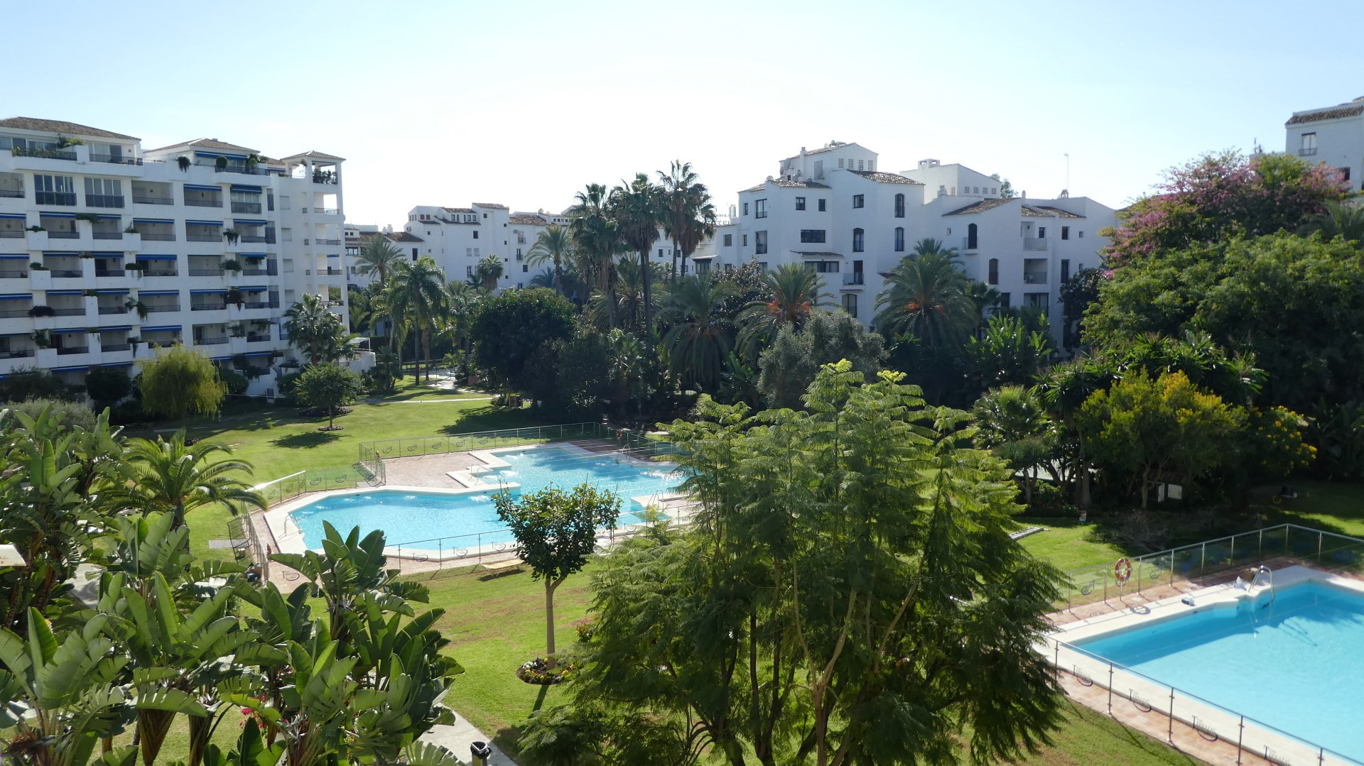 A beautiful 2 bedroom west facing apartment in Puerto Banus 