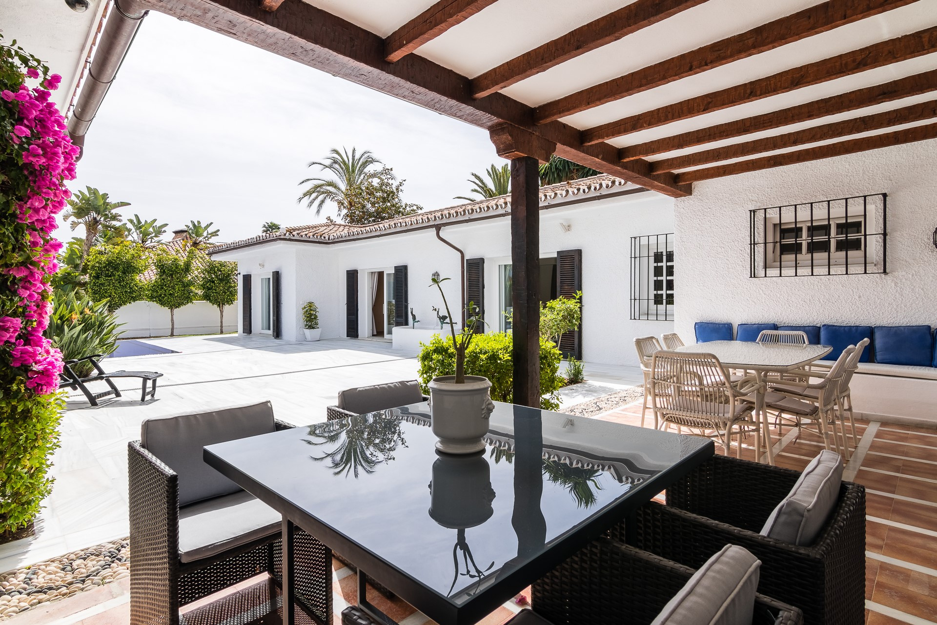 Stunning frontline golf villa in Las Brisas