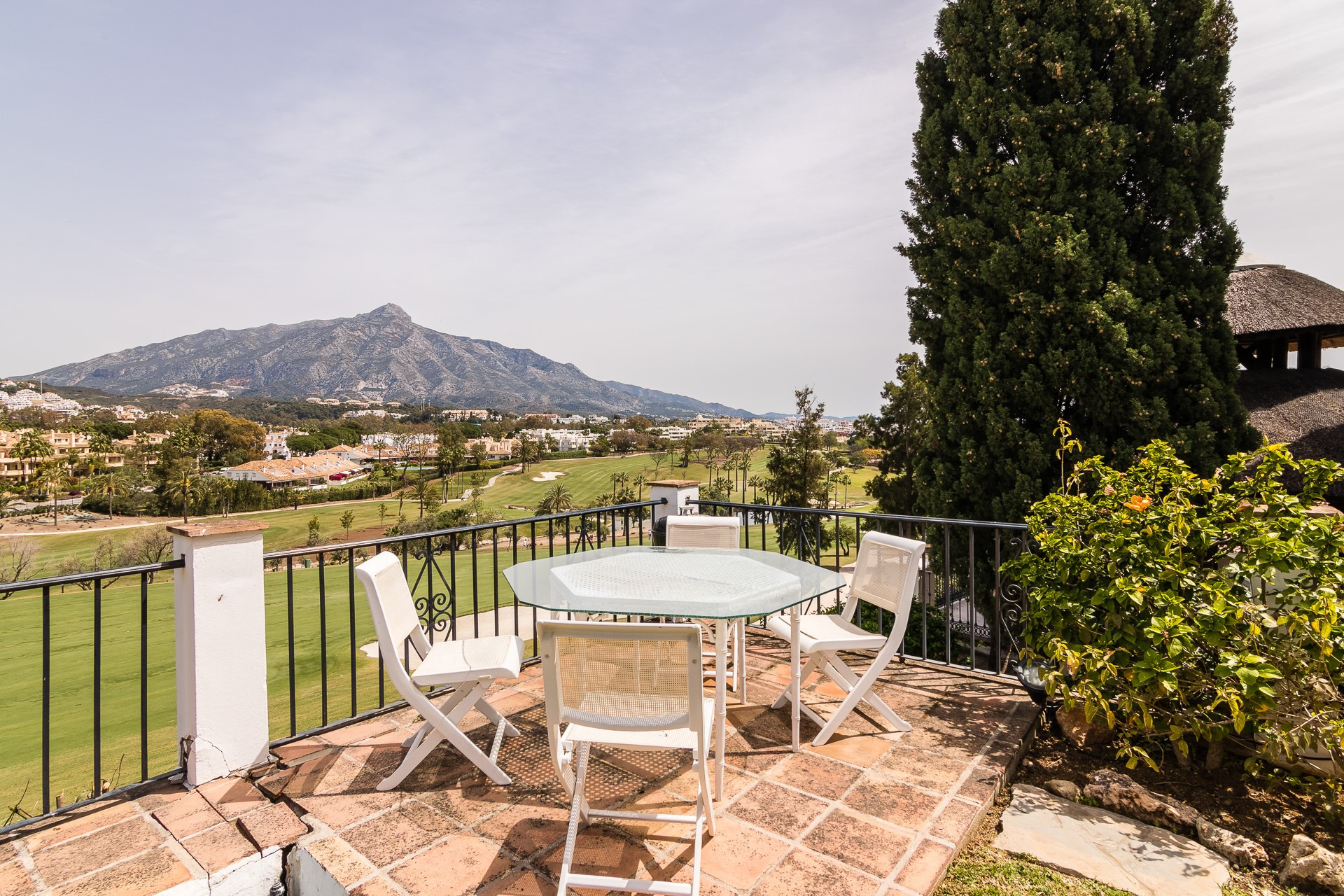 Stunning frontline golf villa in Las Brisas