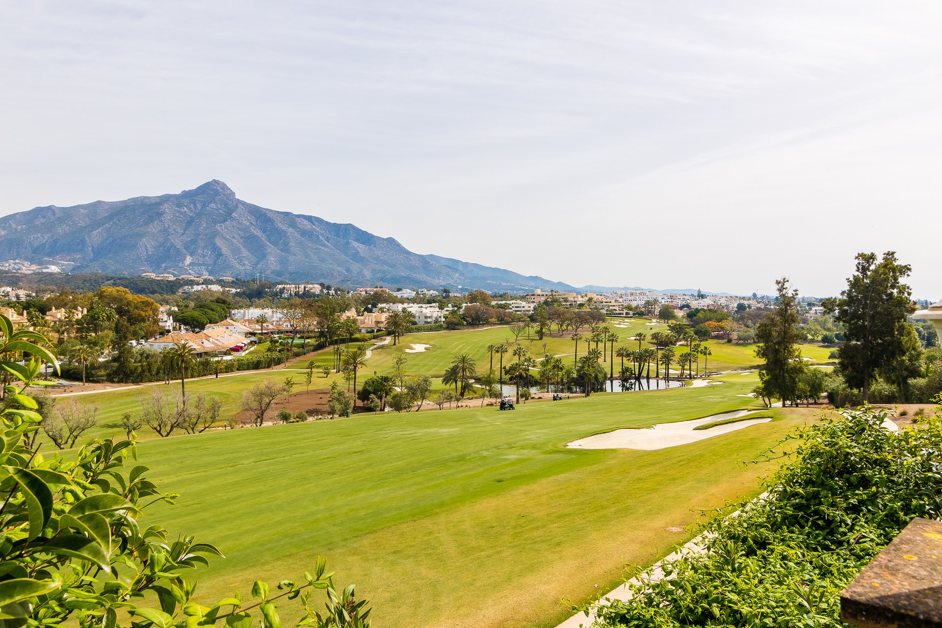 Stunning frontline golf villa in Las Brisas