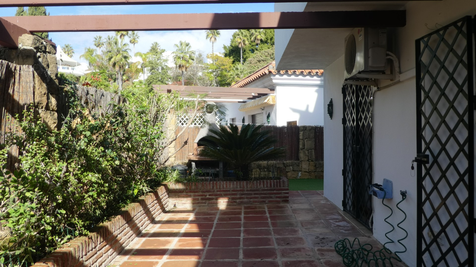 2 bedroom ground floor apartment on the Golden Mile