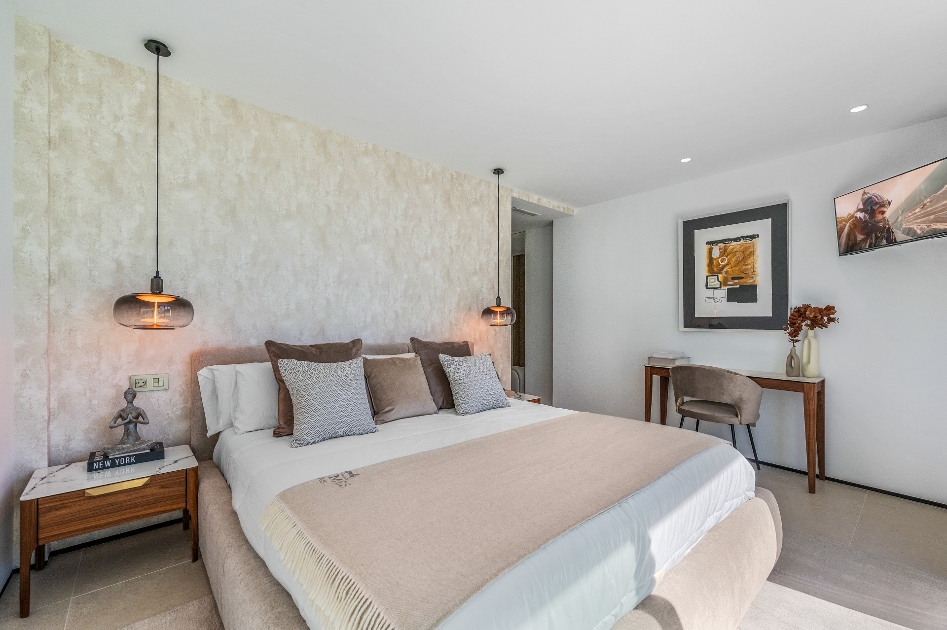 Unique modern 4 bedroom beachside villa in Marbesa