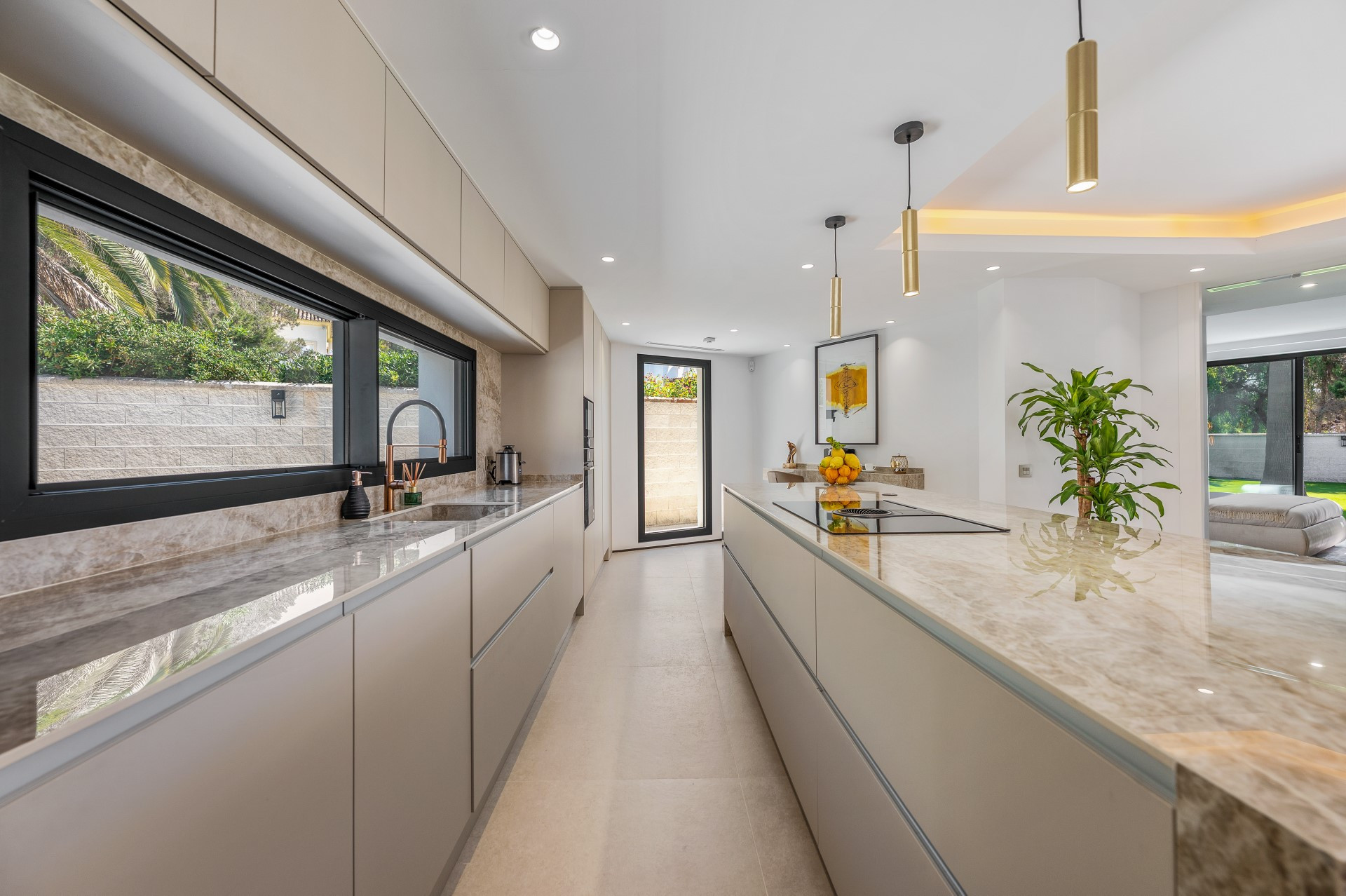 Unique modern 4 bedroom beachside villa in Marbesa
