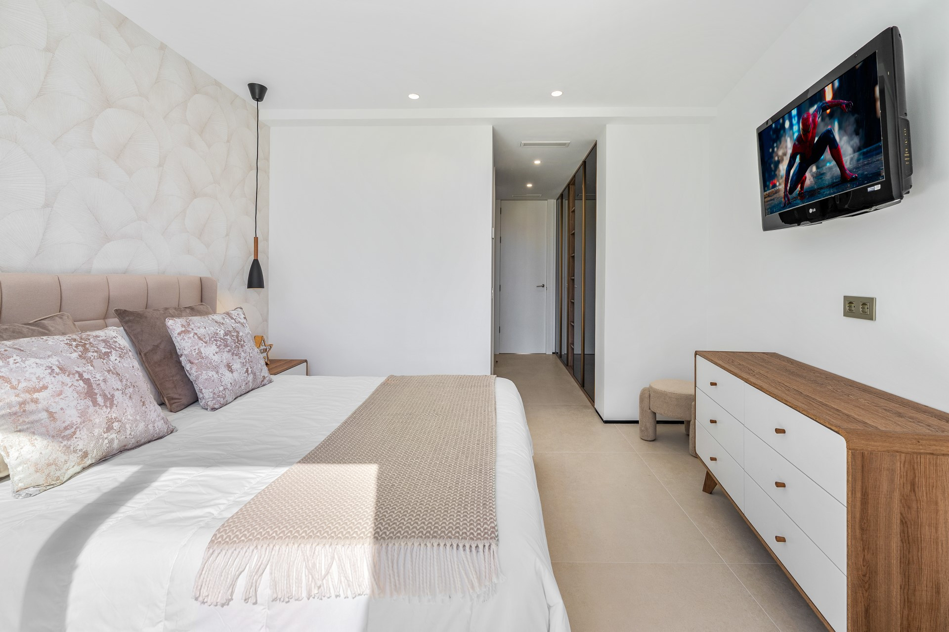 Unique modern 4 bedroom beachside villa in Marbesa