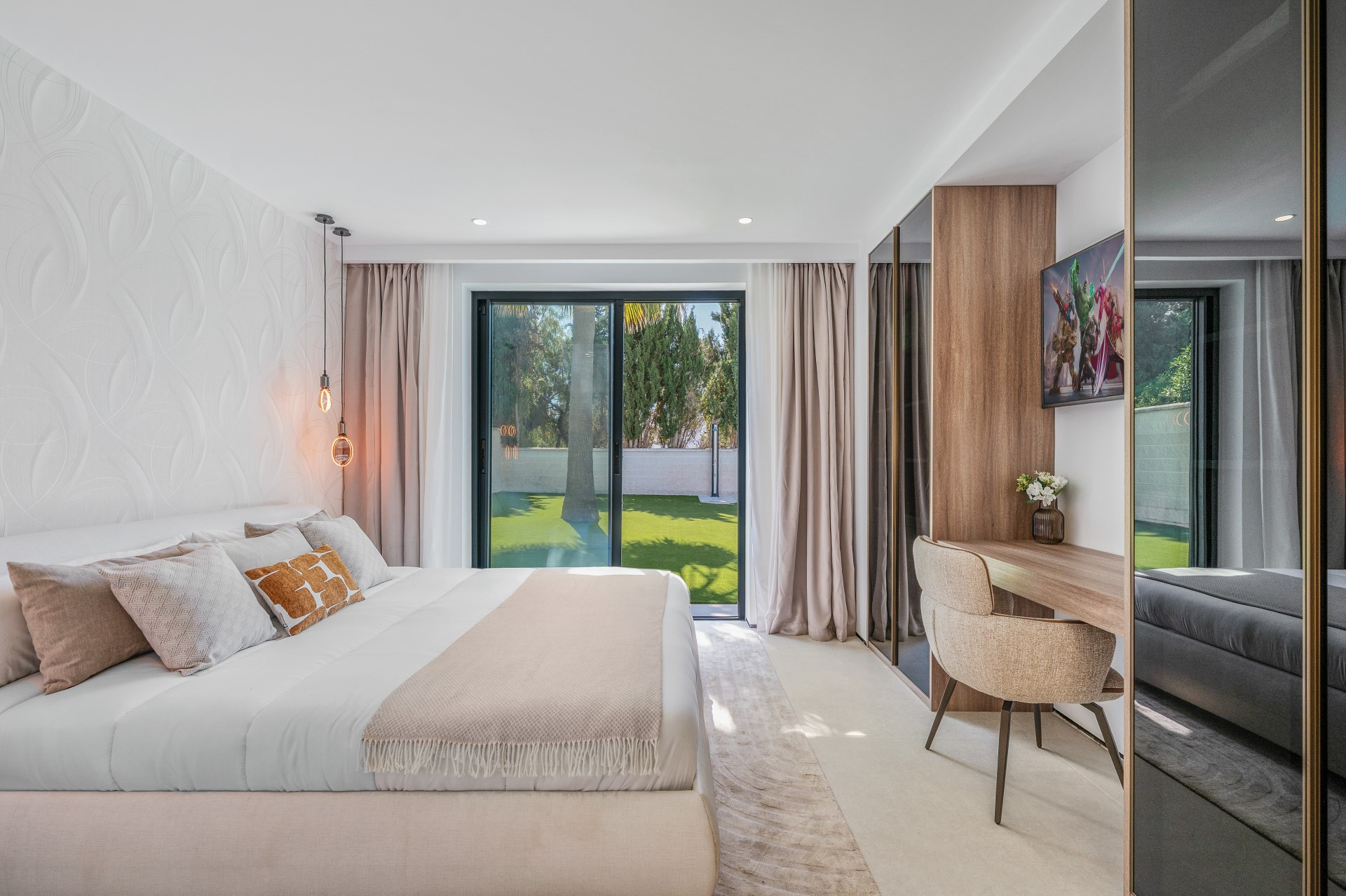 Unique modern 4 bedroom beachside villa in Marbesa