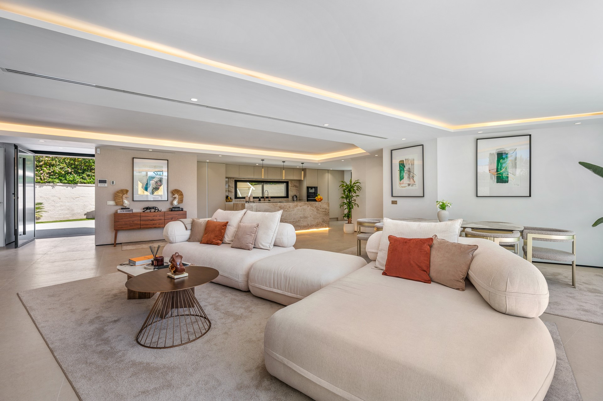 Unique modern 4 bedroom beachside villa in Marbesa