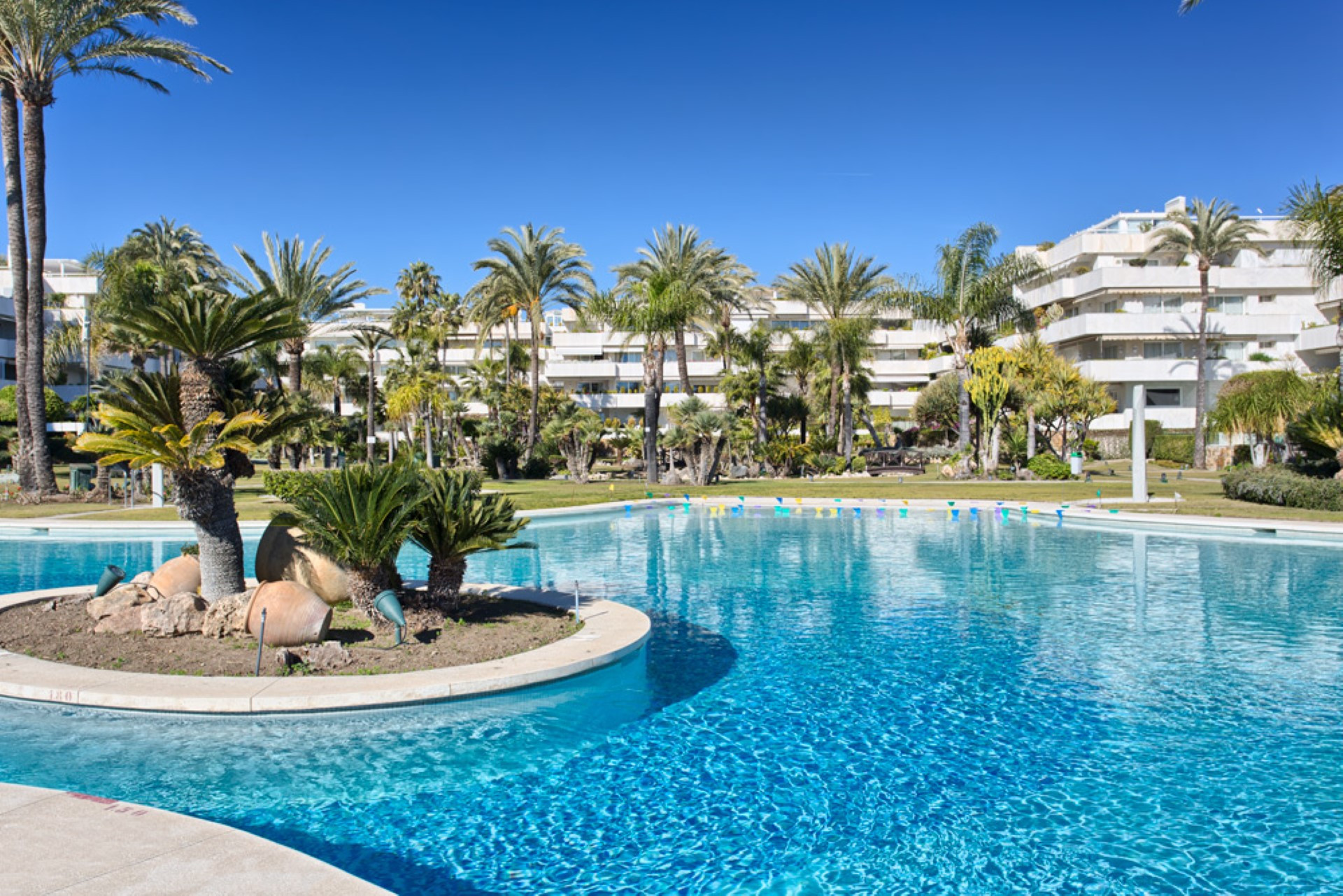 Stunning  3 bedrooms apartment  in  Los Granados,  firstline beach in Puerto Banus