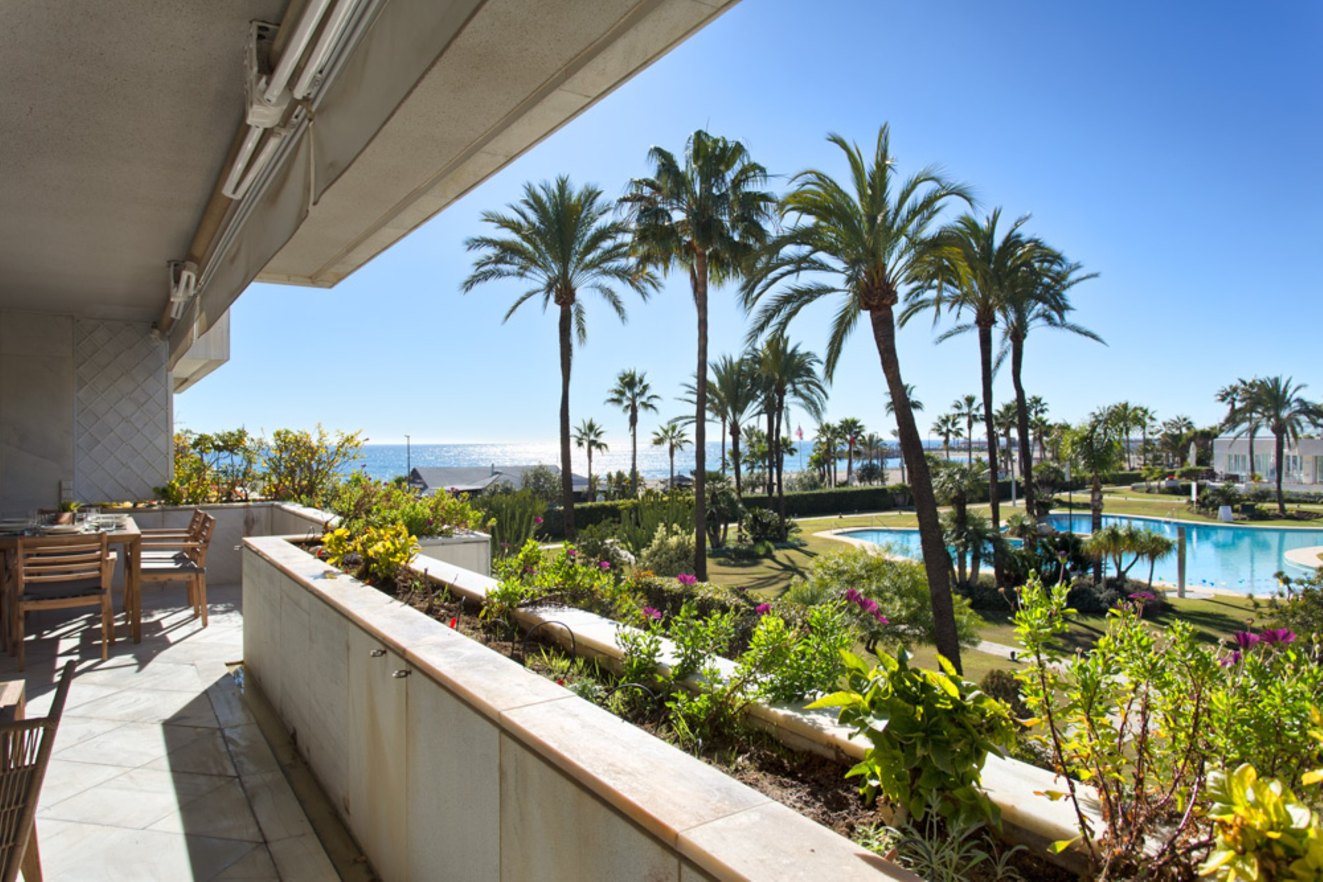 Stunning  3 bedrooms apartment  in  Los Granados,  firstline beach in Puerto Banus