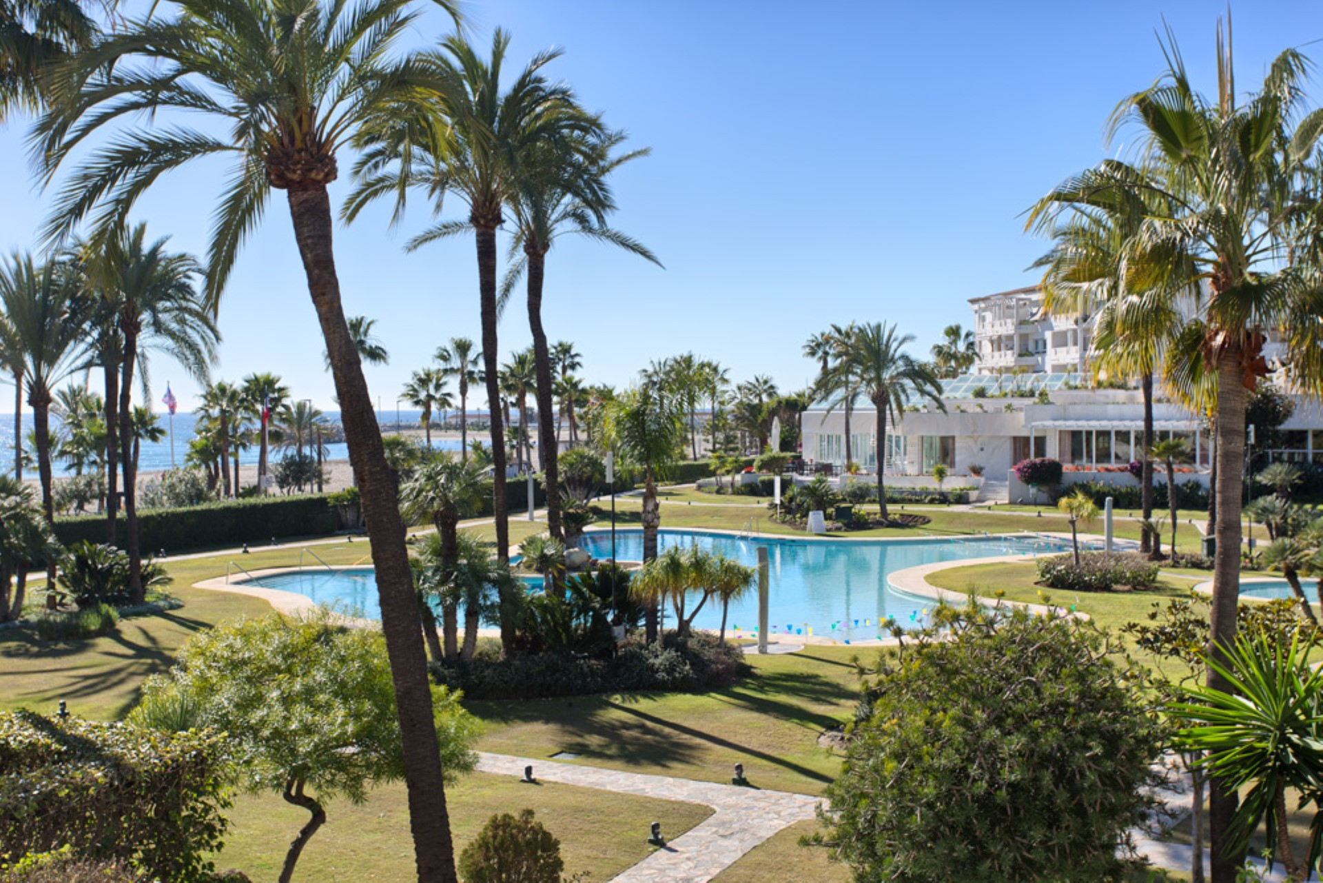 Stunning  3 bedrooms apartment  in  Los Granados,  firstline beach in Puerto Banus