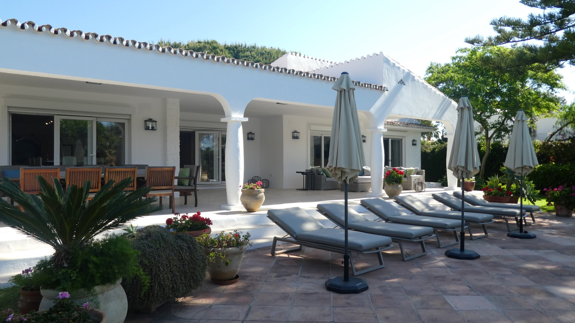 Mediterranean one floor villa recently refurbished in Atalaya Baja, Estepona