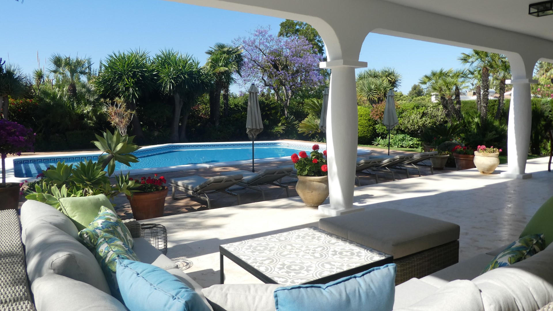 Mediterranean one floor villa recently refurbished in Atalaya Baja, Estepona