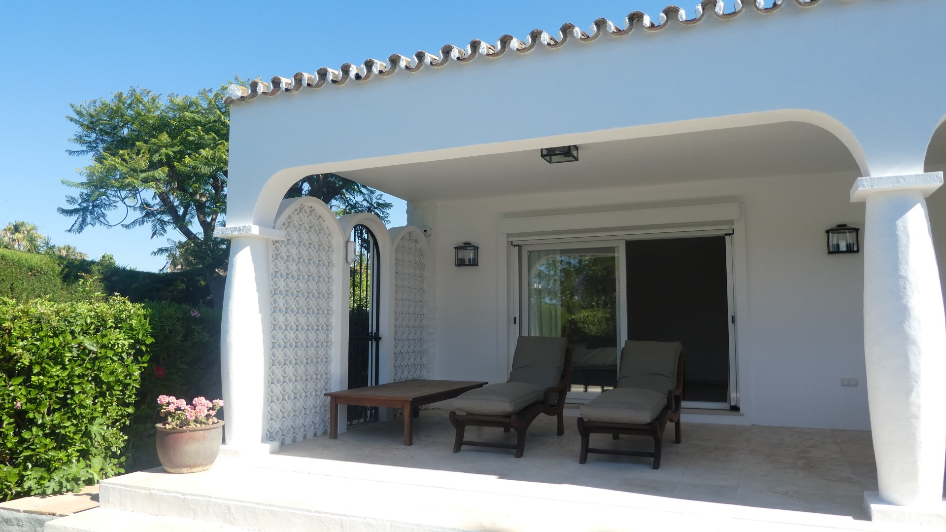 Mediterranean one floor villa recently refurbished in Atalaya Baja, Estepona