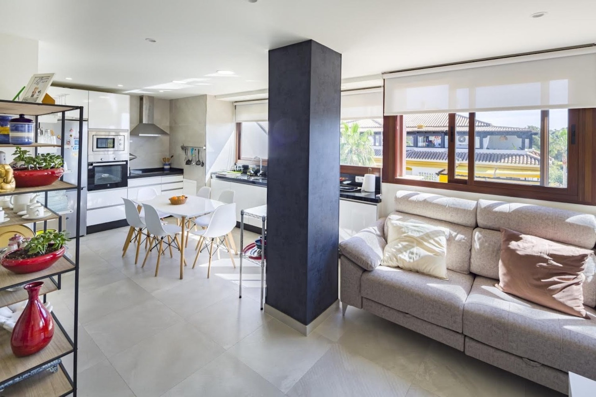 Perfectly located 3 bedroom penthouse in La Dama de Noche, Nueva Andalucia