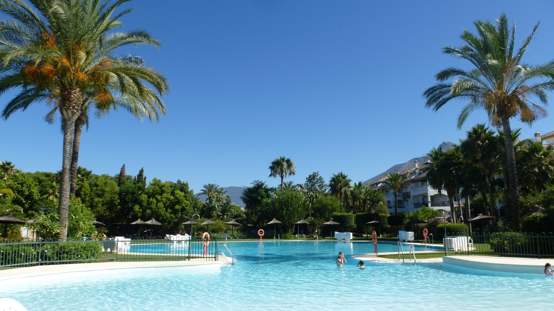 Perfectly located 3 bedroom penthouse in La Dama de Noche, Nueva Andalucia