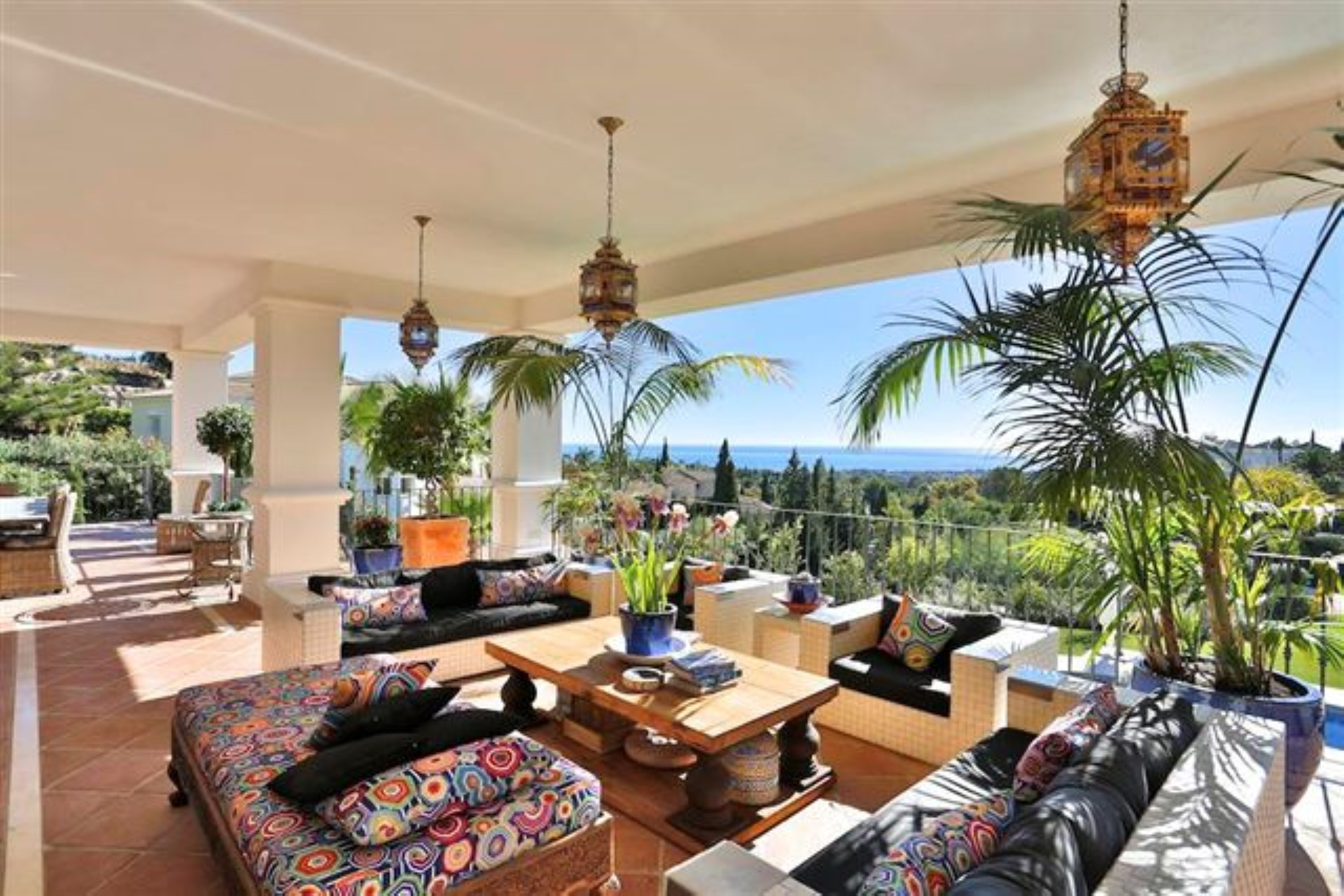 Exclusive 7 bedroom designer villa in Marbella Hill Club, Golden Mile