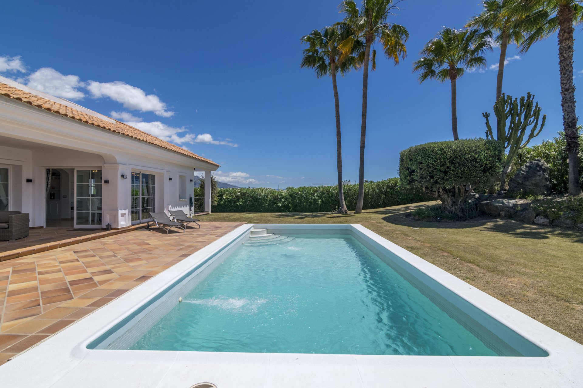 Sophisticated 6 bedroom villa in La Alquería, Benahavís