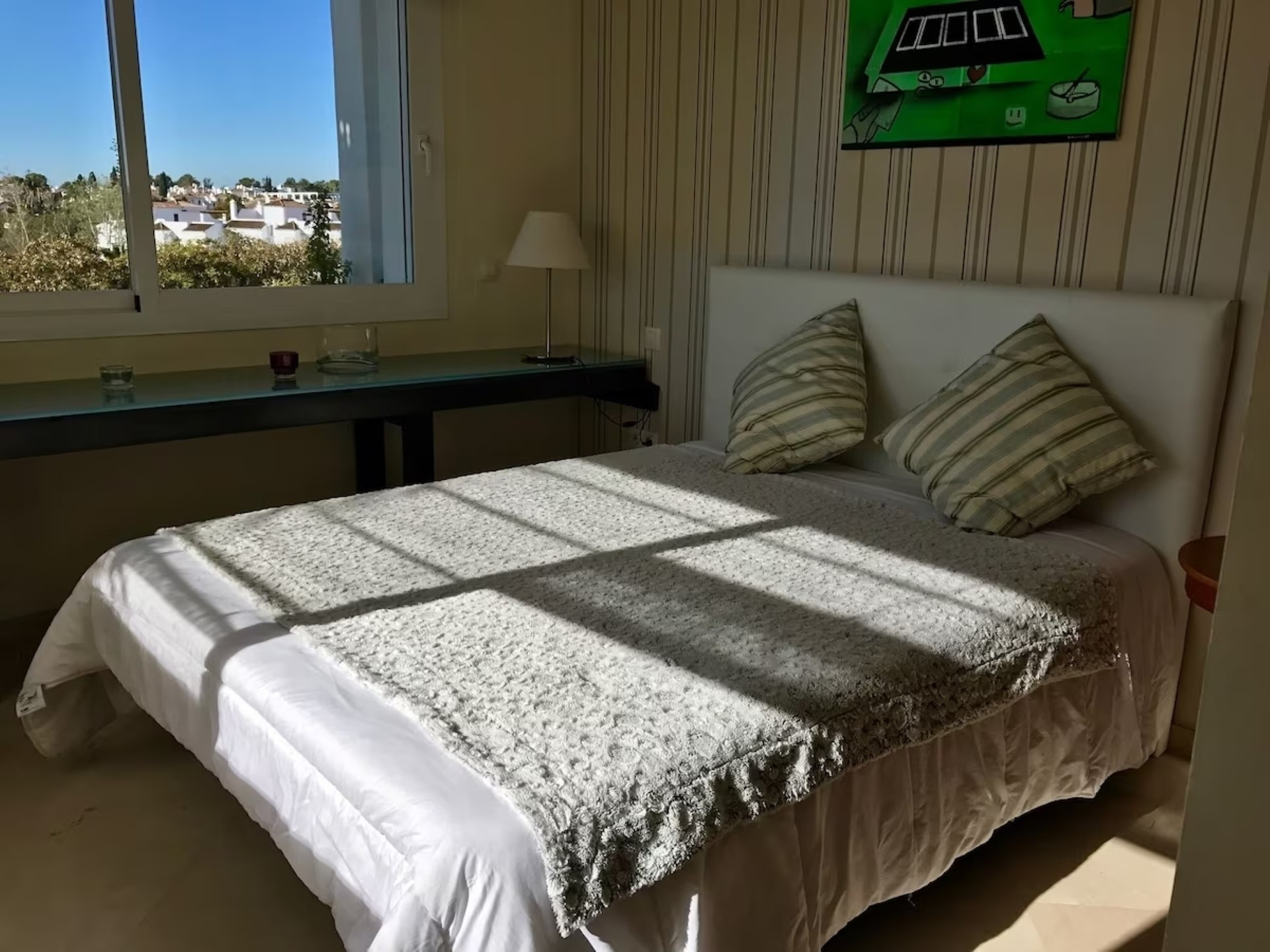 A spacious 3 bedroom apartment in Costalita, Estepona