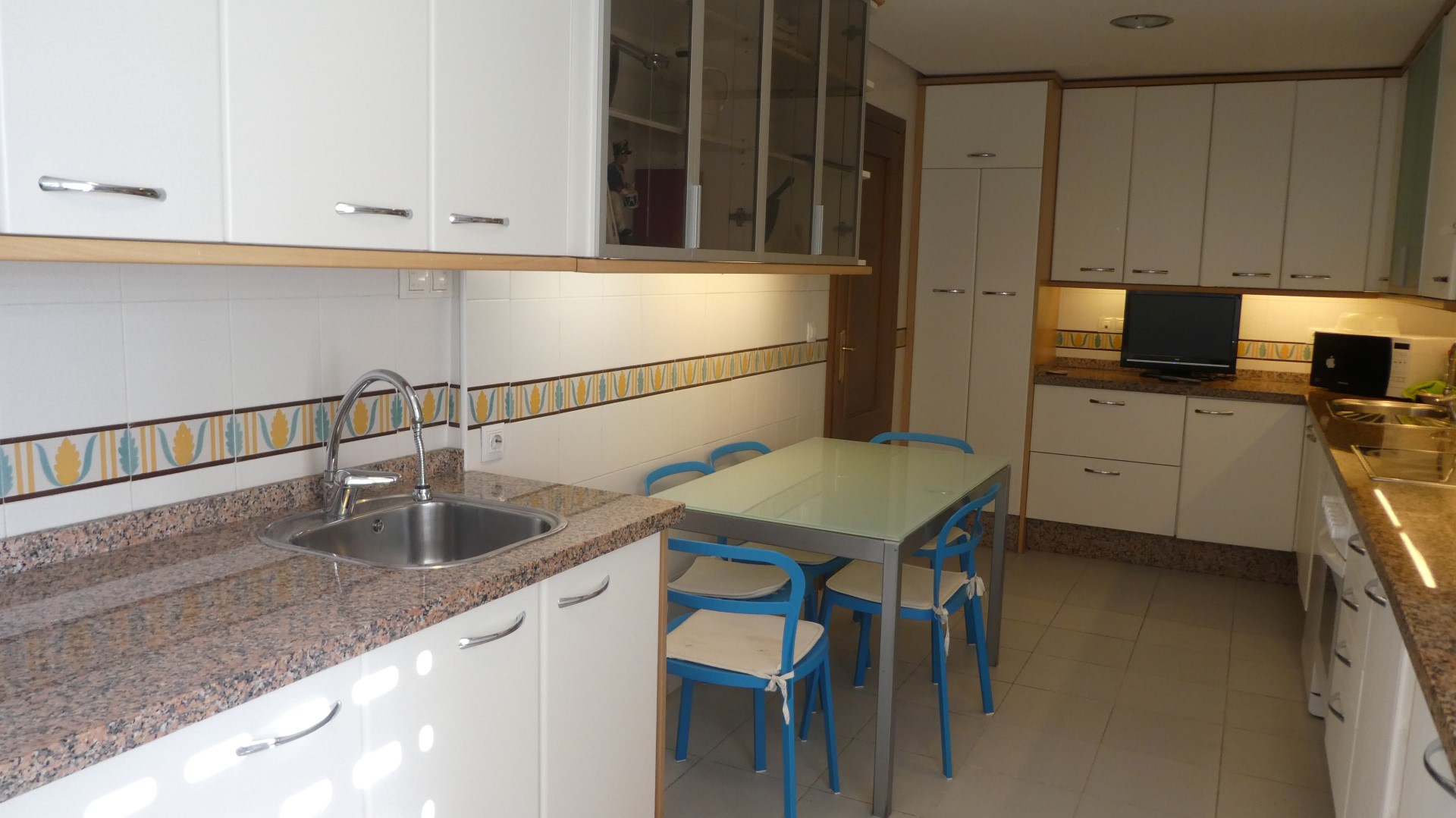 A spacious 3 bedroom apartment in Costalita, Estepona