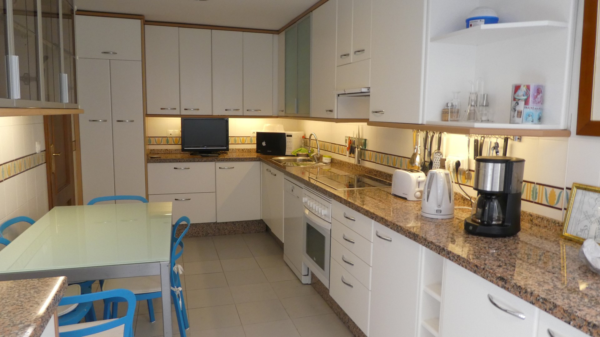 A spacious 3 bedroom apartment in Costalita, Estepona