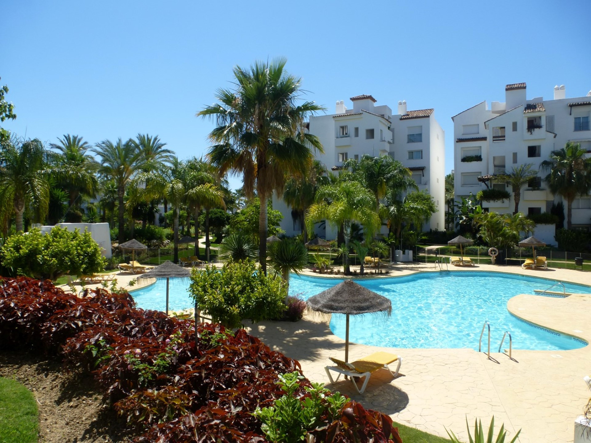 A spacious 3 bedroom apartment in Costalita, Estepona