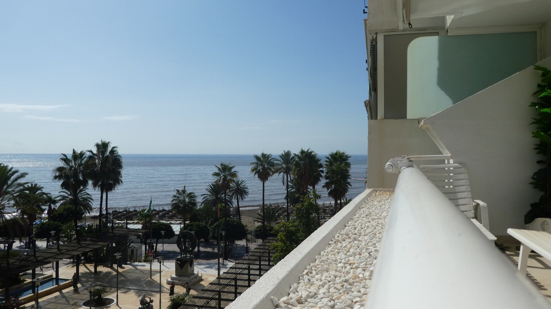 apartamento de 3 dormitorios en pleno centro de Marbella con vistas al mar.