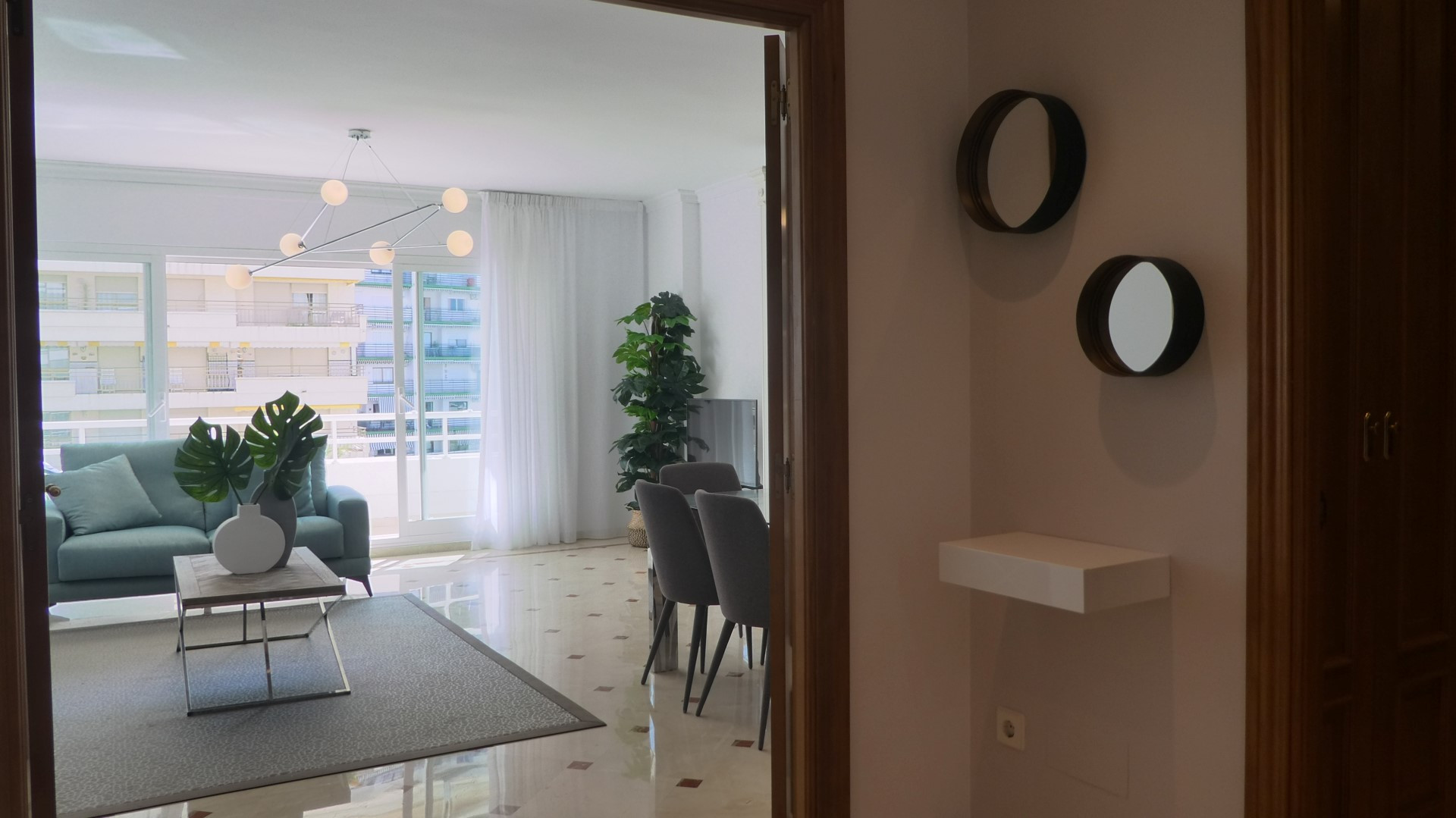 apartamento de 3 dormitorios en pleno centro de Marbella con vistas al mar.