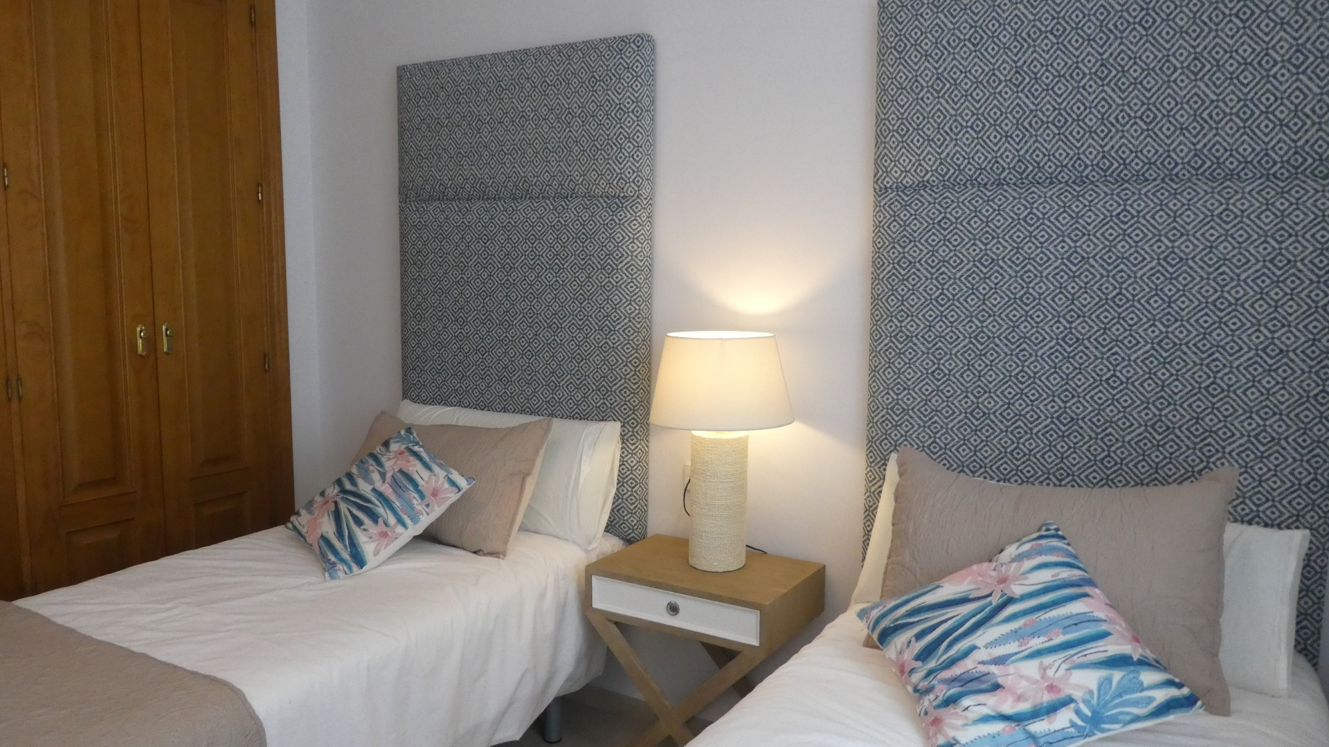 apartamento de 3 dormitorios en pleno centro de Marbella con vistas al mar.