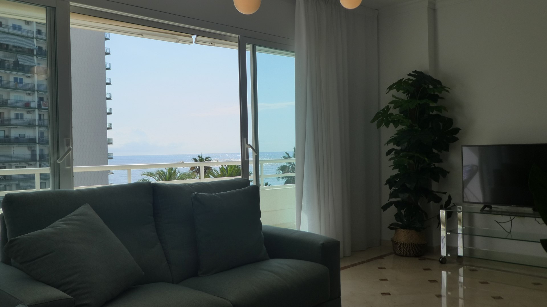 apartamento de 3 dormitorios en pleno centro de Marbella con vistas al mar.