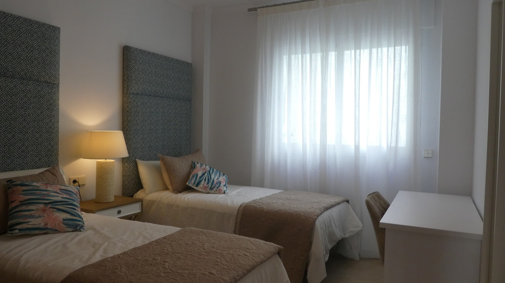 apartamento de 3 dormitorios en pleno centro de Marbella con vistas al mar.