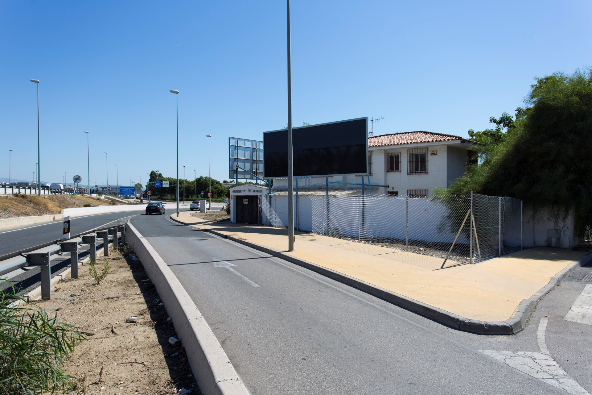 Oportunidad de inversión, parcela junto a la playa con potencial para uso comercial en San Pedro de Alcántara