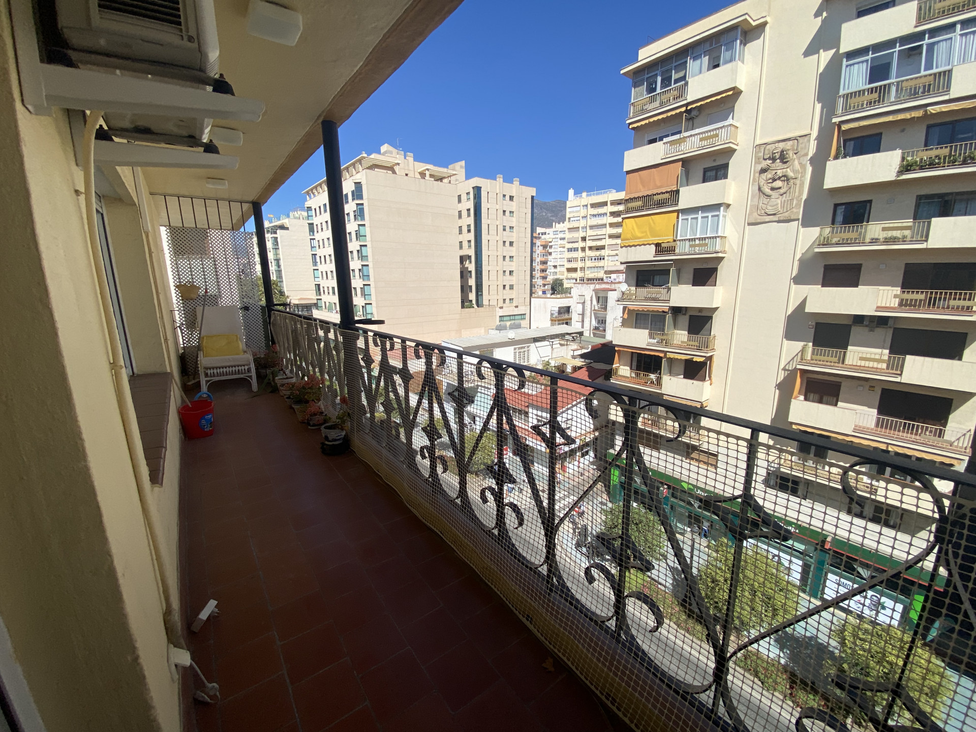 Apartamento reformado de 2 dormitorios junto a la playa en el centro de Marbella