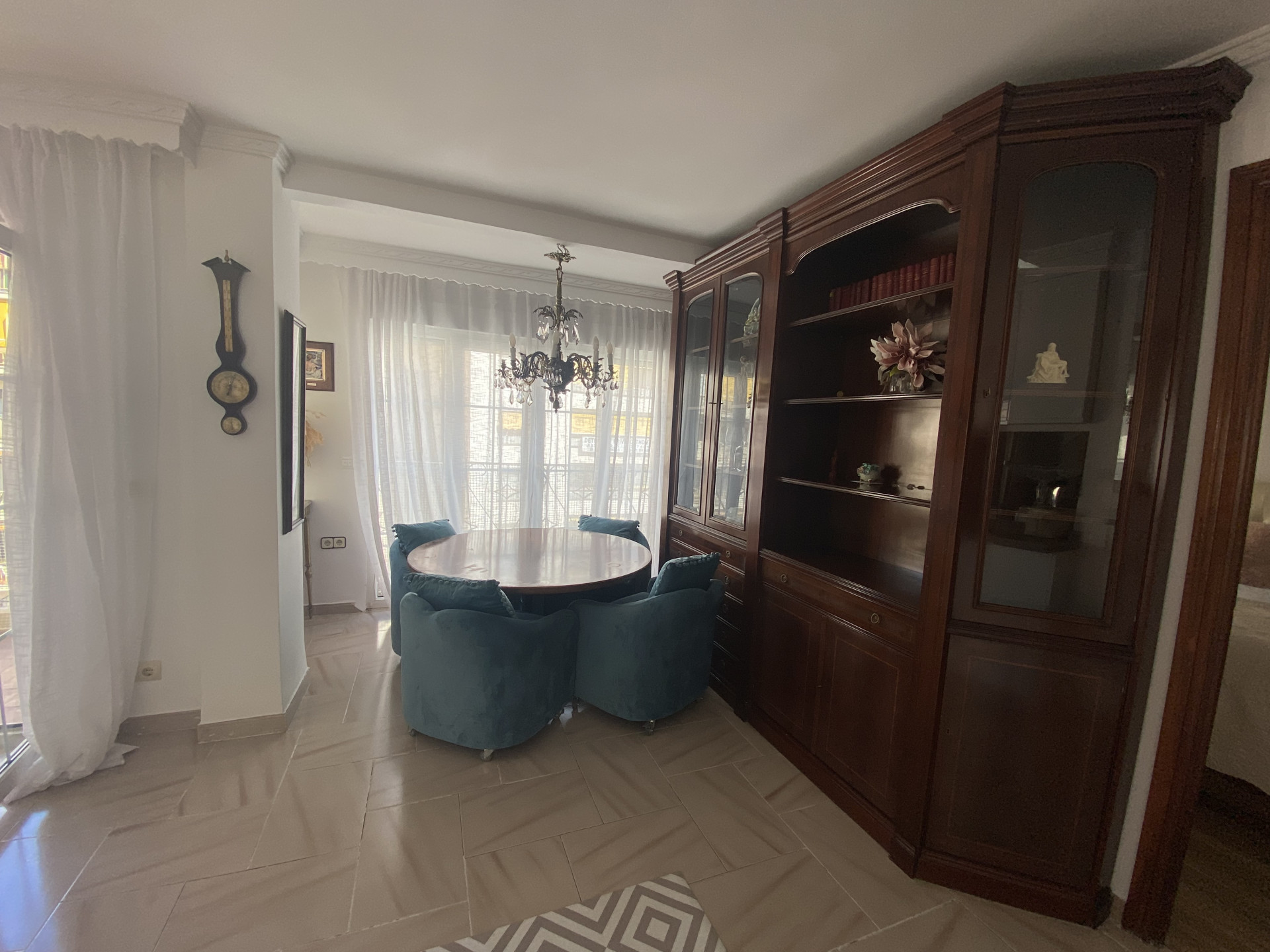 Apartamento reformado de 2 dormitorios junto a la playa en el centro de Marbella