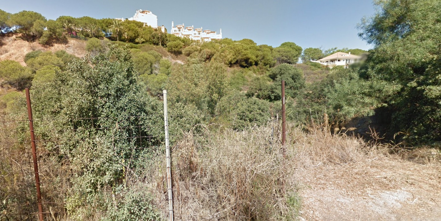 Plot in the residential area of Elviria, Marbella.