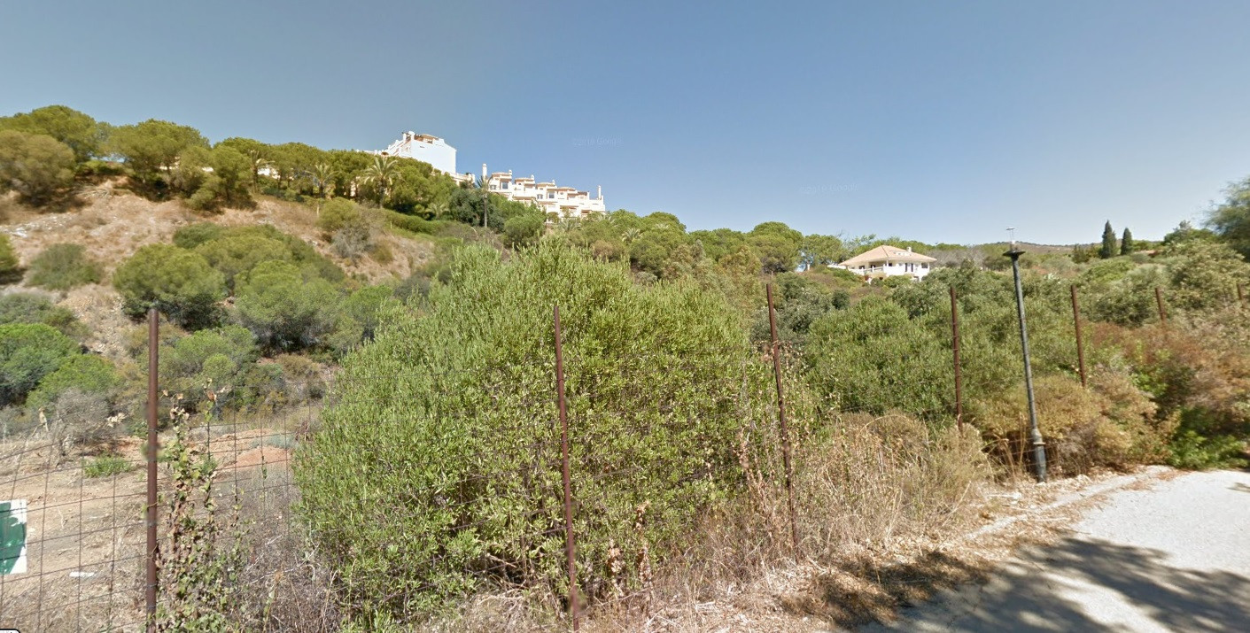 Plot in the residential area of Elviria, Marbella.