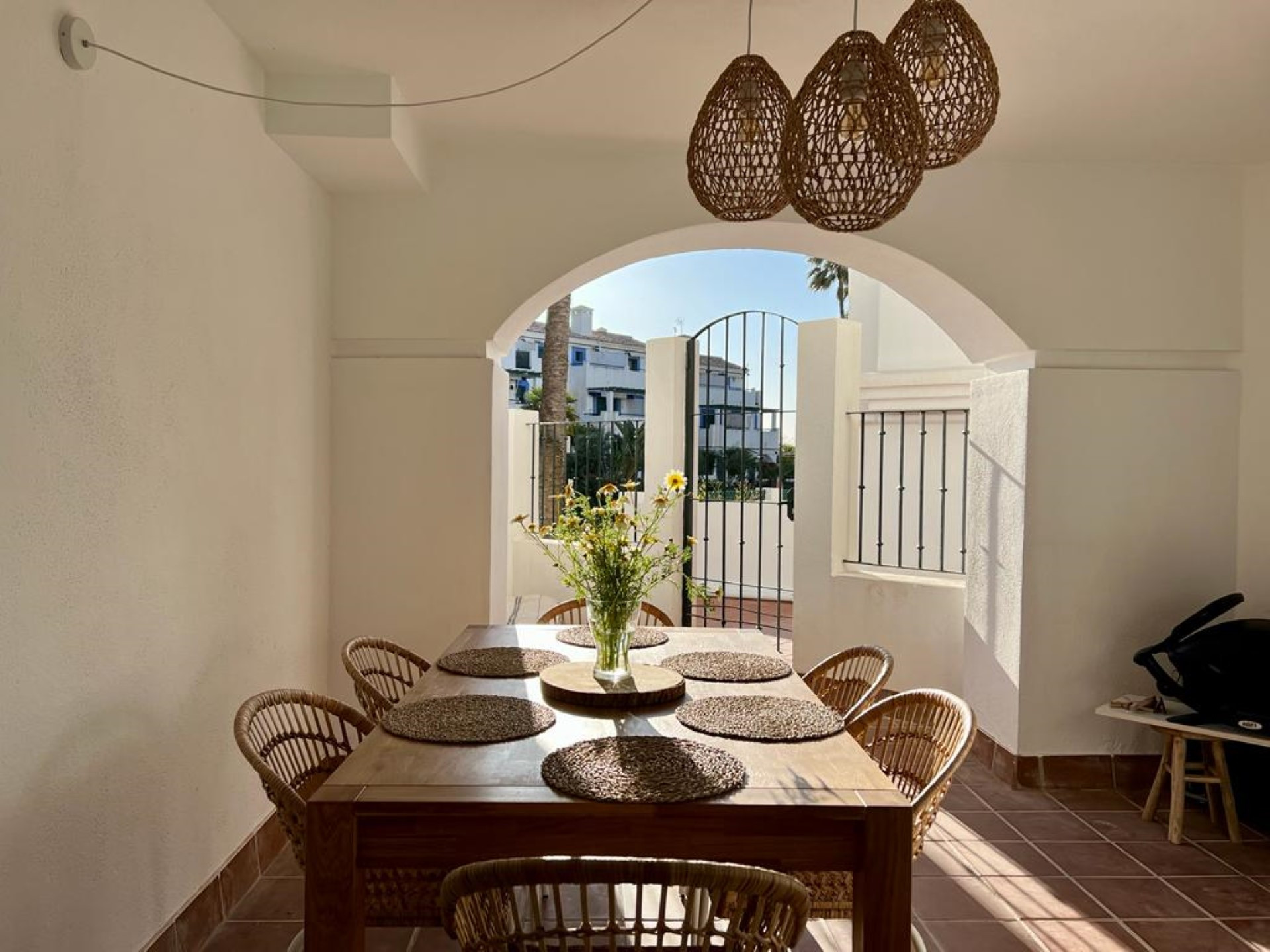 Apartamento de 3 dormitorios en planta baja en San Pedro de Alcántara, Marbella