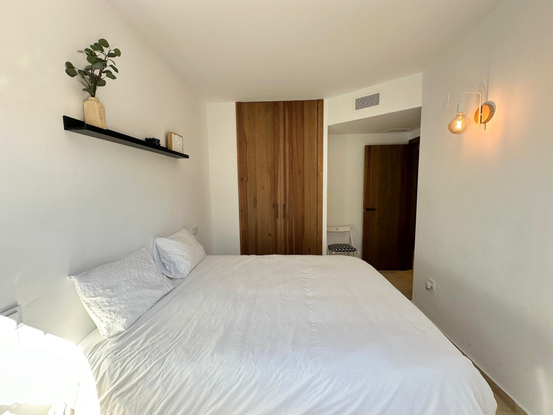 Elegante apartamento en planta baja junto a la playa en Las Arenas, San Pedro de Alcántara